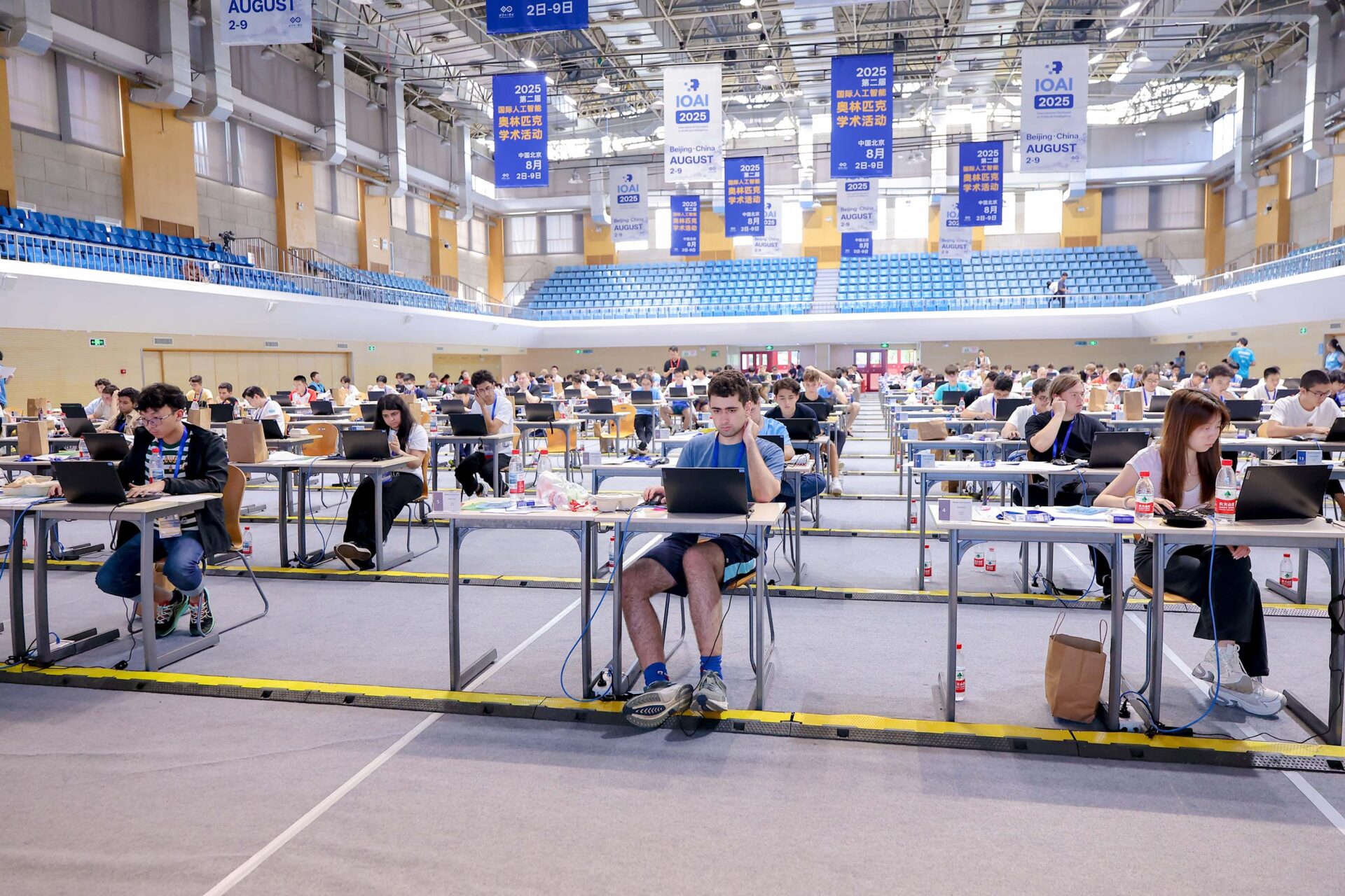Aluno paranaense participa da Olimpíada Internacional de Inteligência Artificial, em Pequim