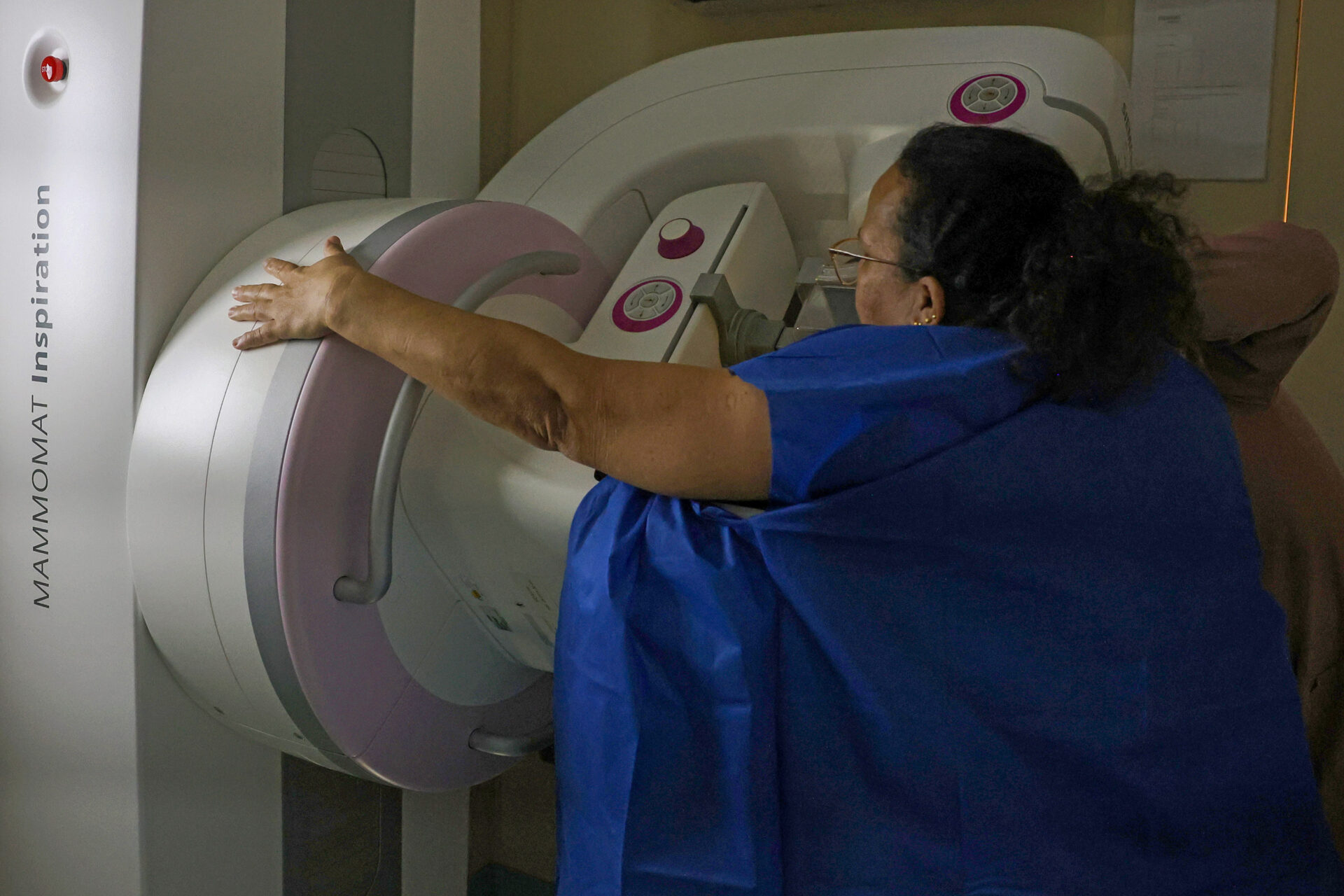 Cuidados na menopausa: SUS oferece consultas e apoio à saúde da mulher no Paraná