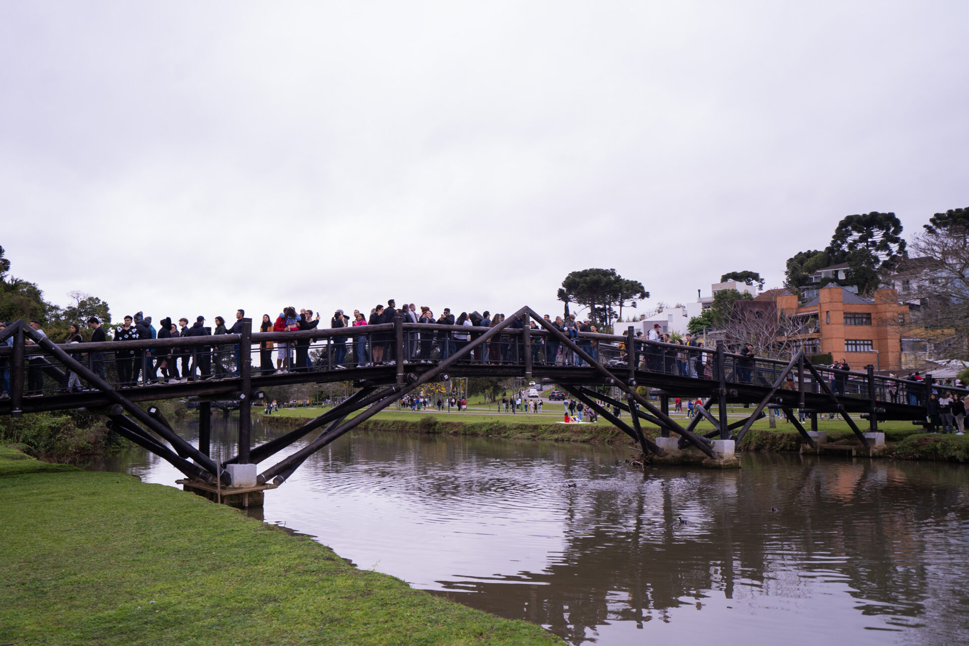 Balões no Parque Barigui encantam visitantes e convidam turistas para o Festival da Primavera