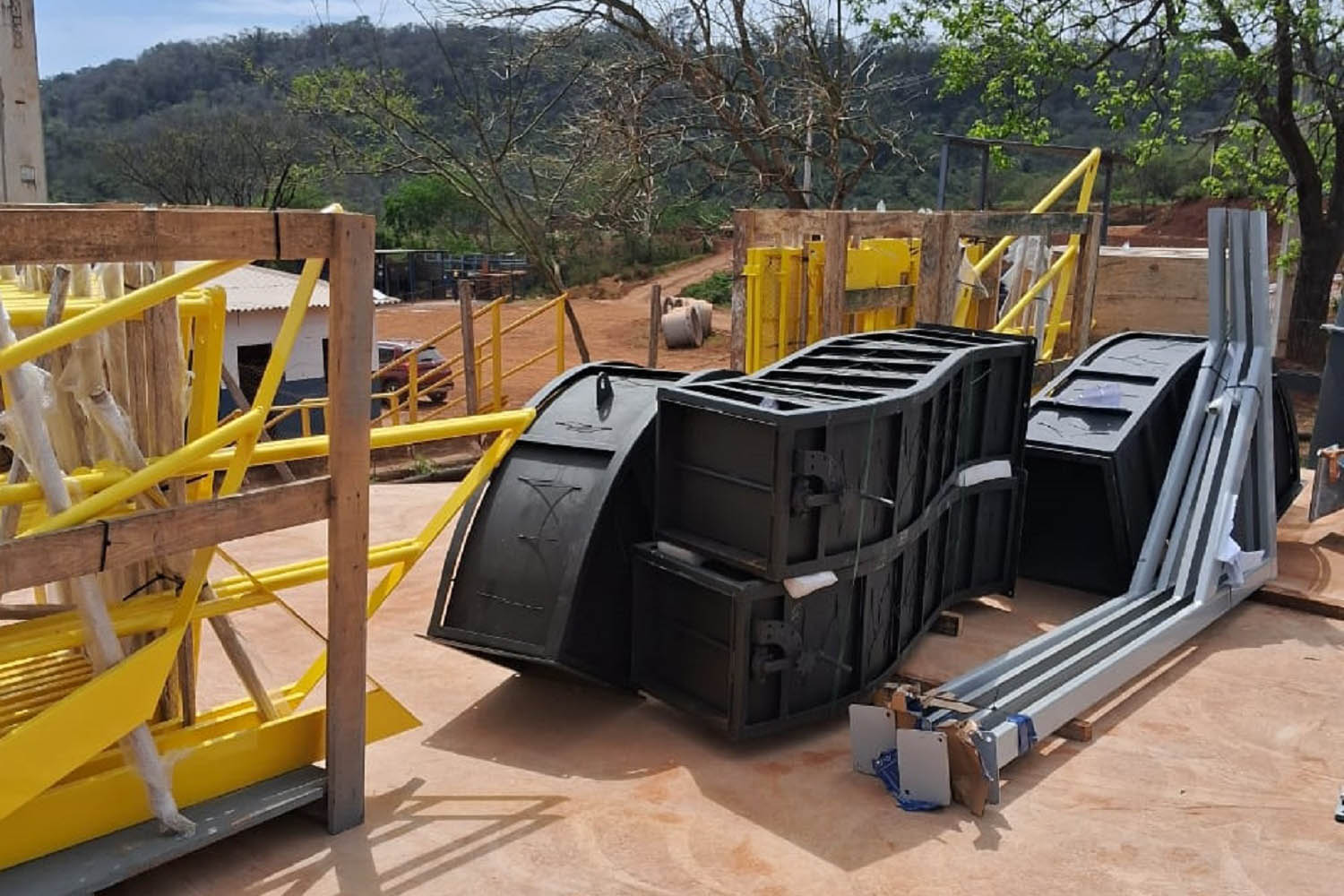 Sanepar recebe peças gigantes para estação de tratamento de esgoto de Londrina