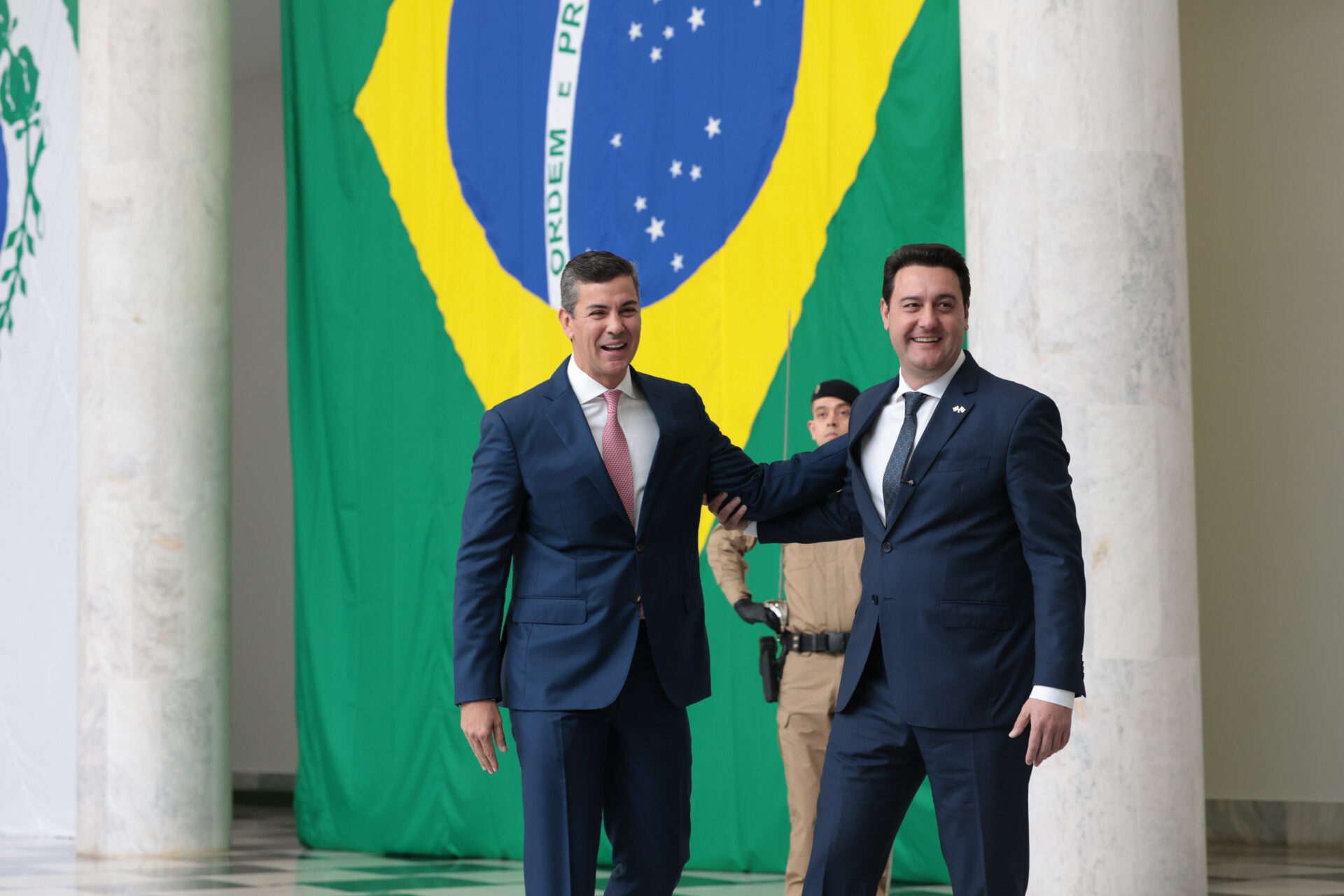 Ratinho Junior recebe Santiago Peña para debater novas oportunidades entre Paraná e Paraguai