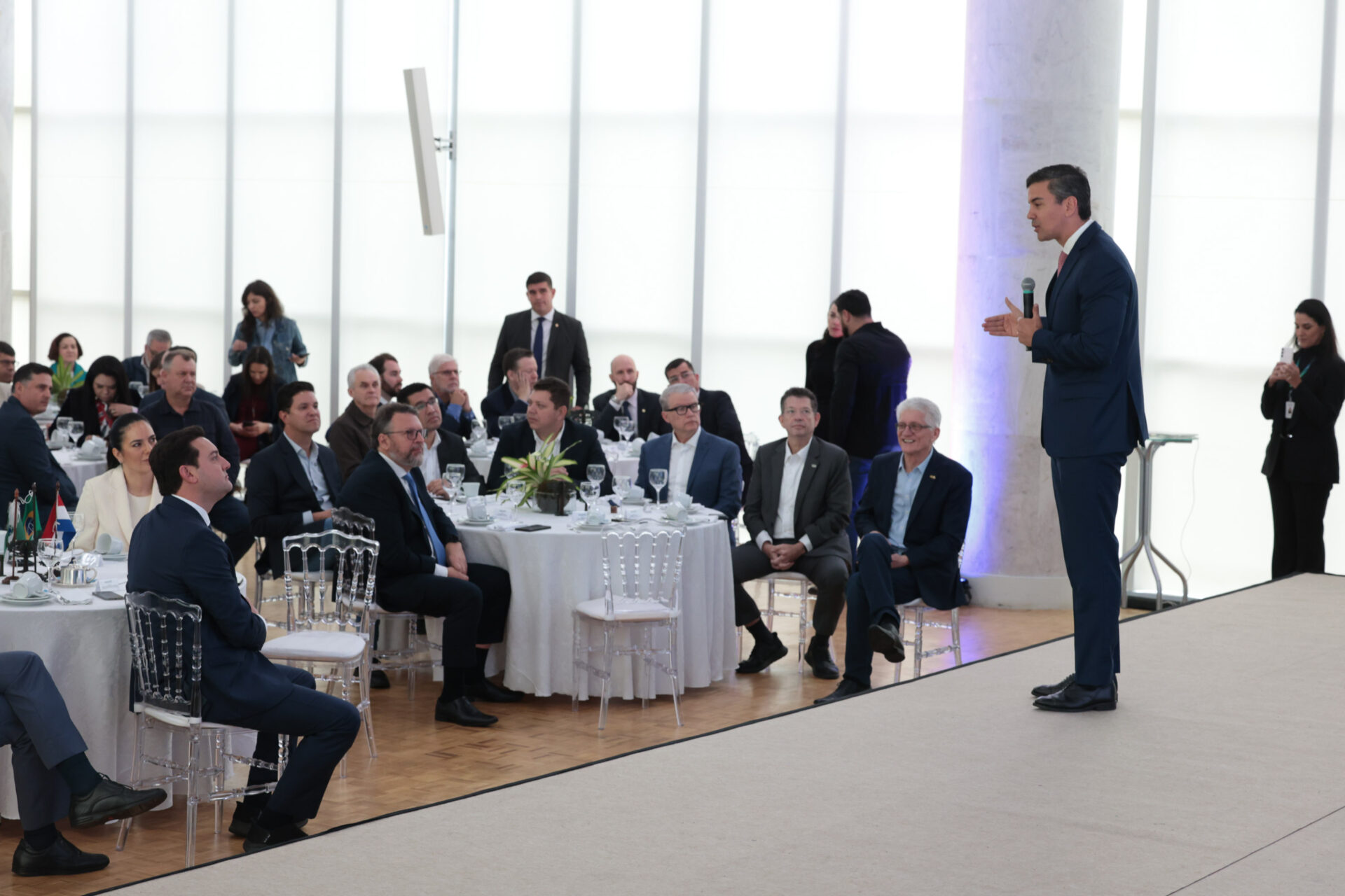 Ratinho Junior recebe Santiago Peña para debater novas oportunidades entre Paraná e Paraguai