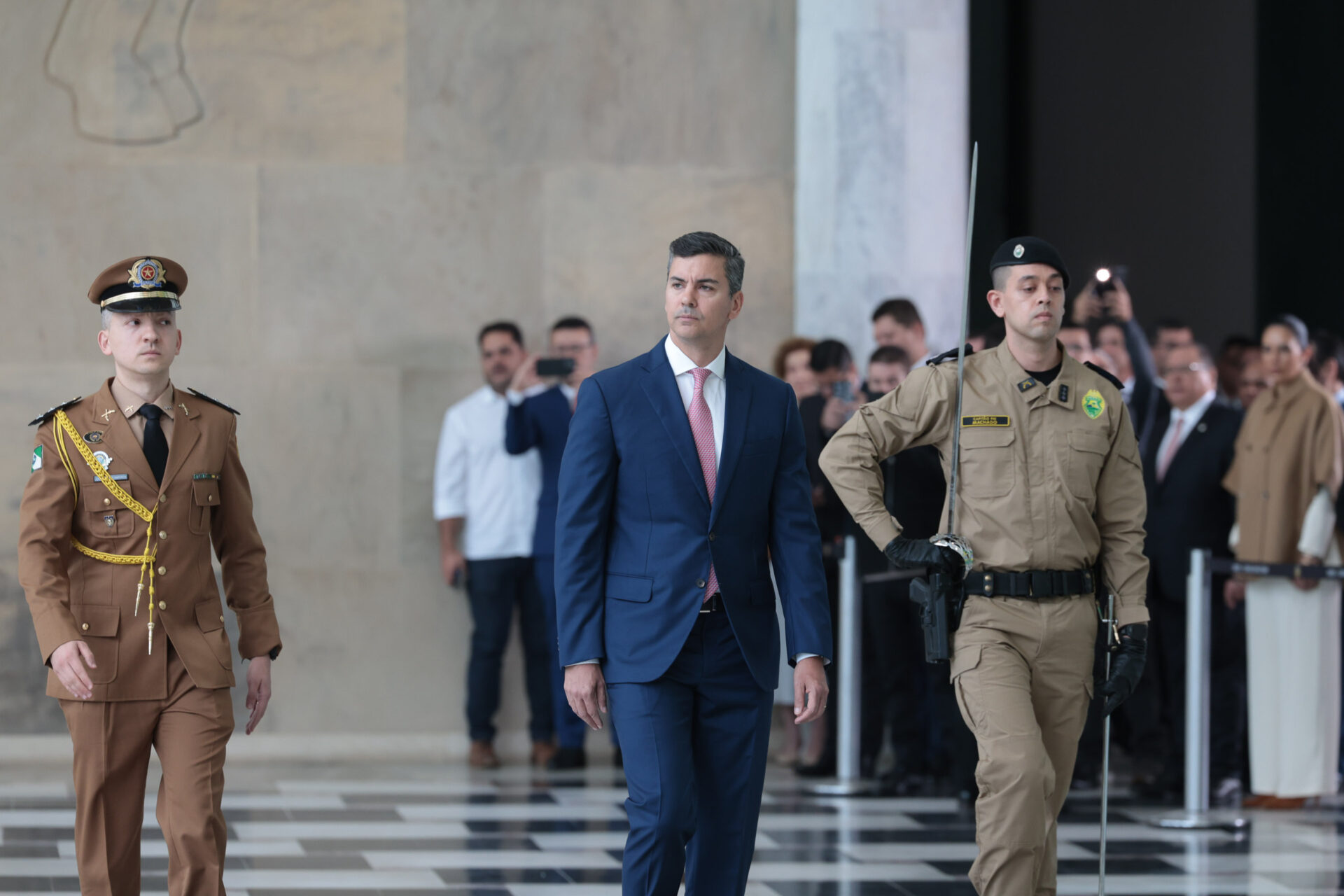 Ratinho Junior recebe Santiago Peña para debater novas oportunidades entre Paraná e Paraguai