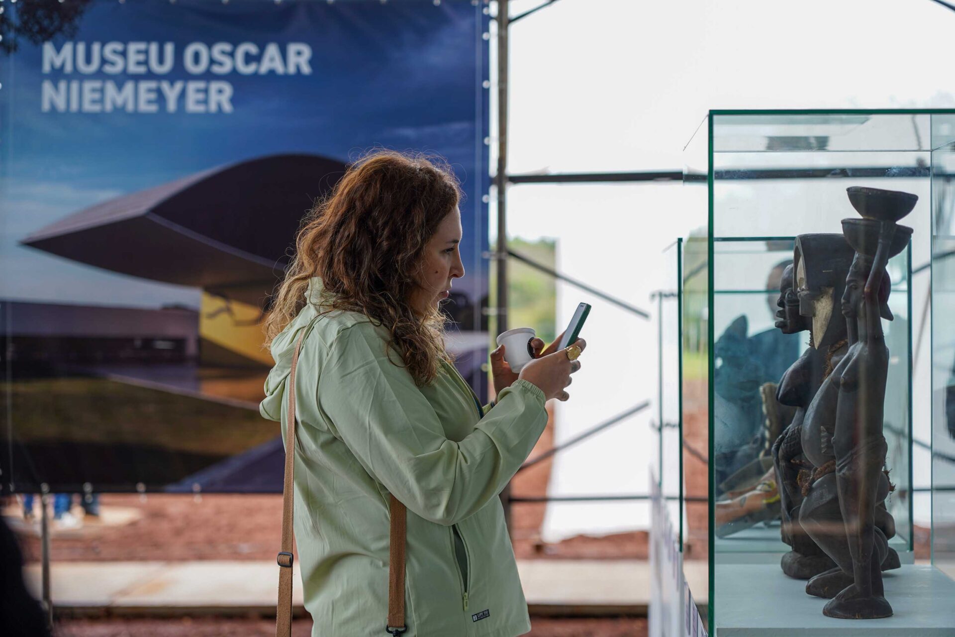 Comunidade de Foz participa de encontro com equipe do Centre Pompidou Paraná para debater novo museu