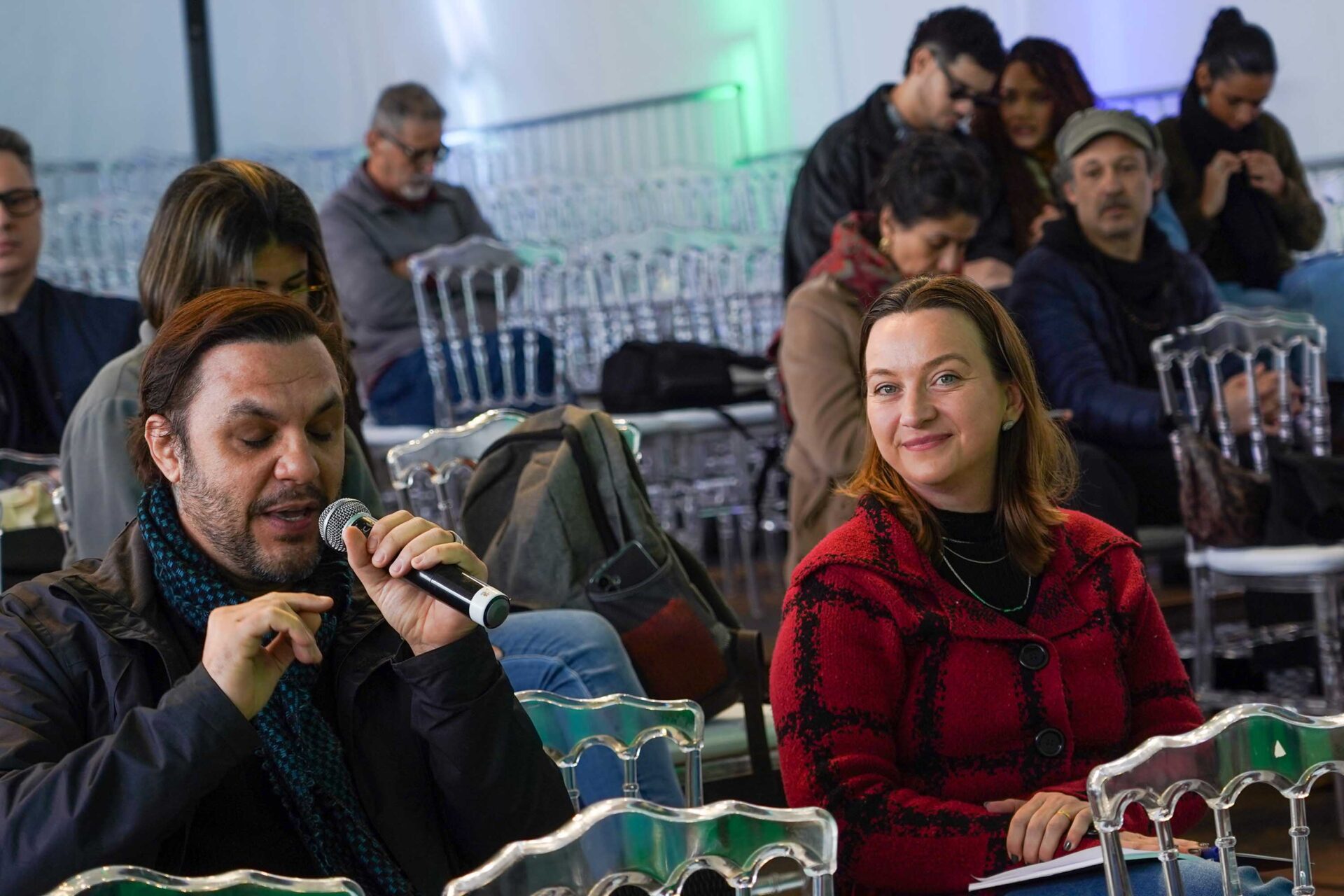 Comunidade de Foz participa de encontro com equipe do Centre Pompidou Paraná para debater novo museu