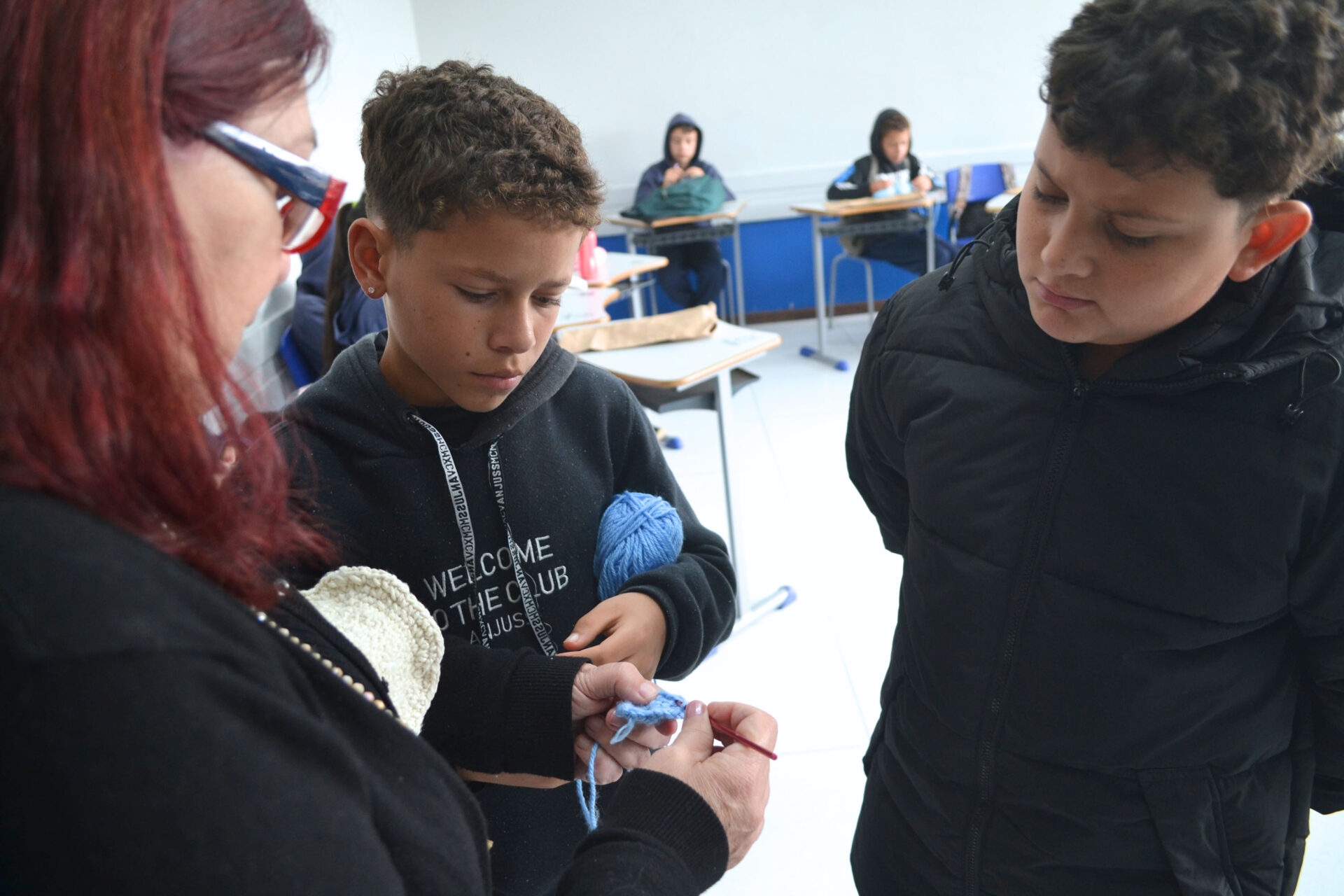 Colégios do programa Parceiro da Escola promovem aulas de crochê e estimulam concentração