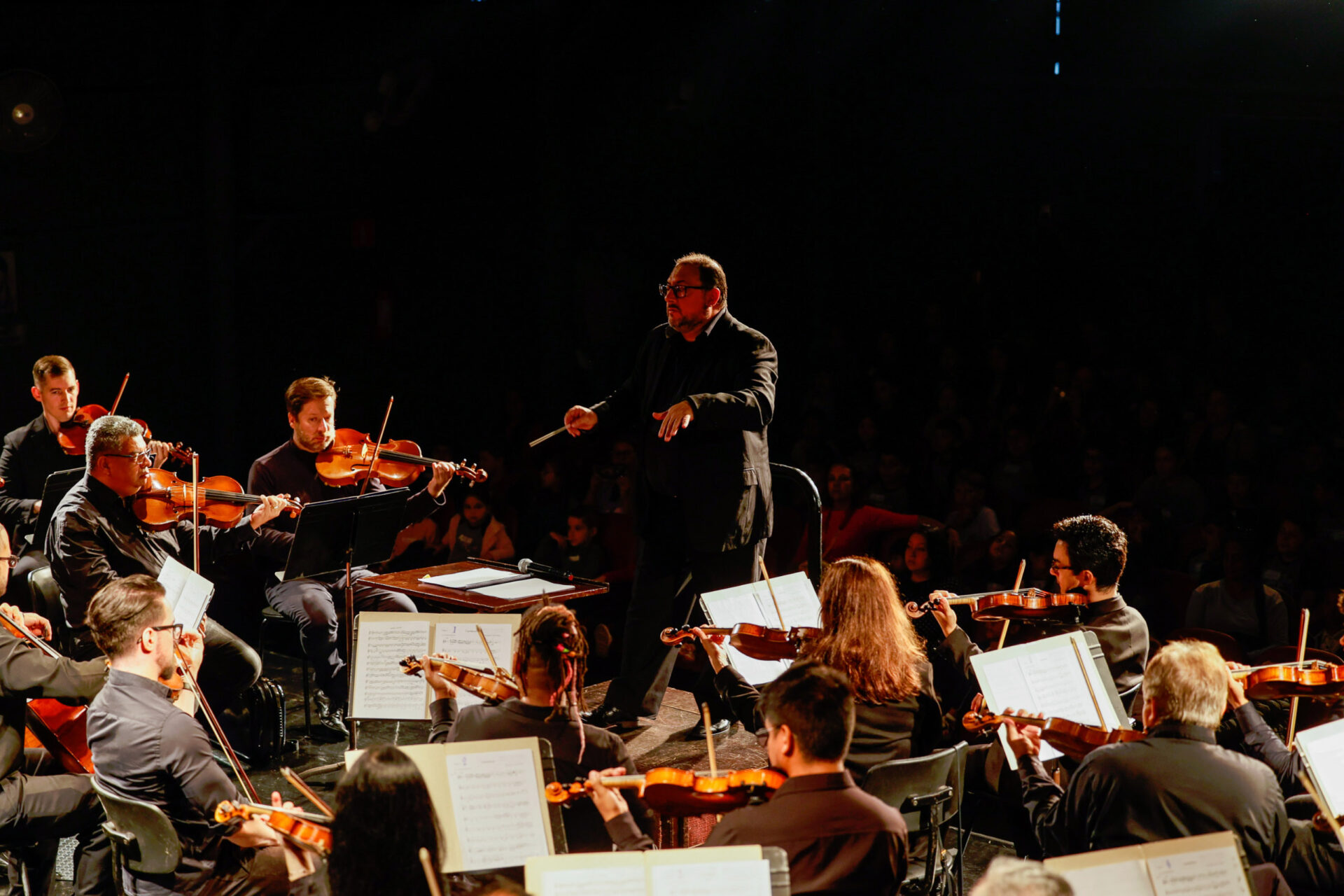 Orquestra no MON, peça internacional e trilhas sonoras no MIS-PR são destaques culturais da semana