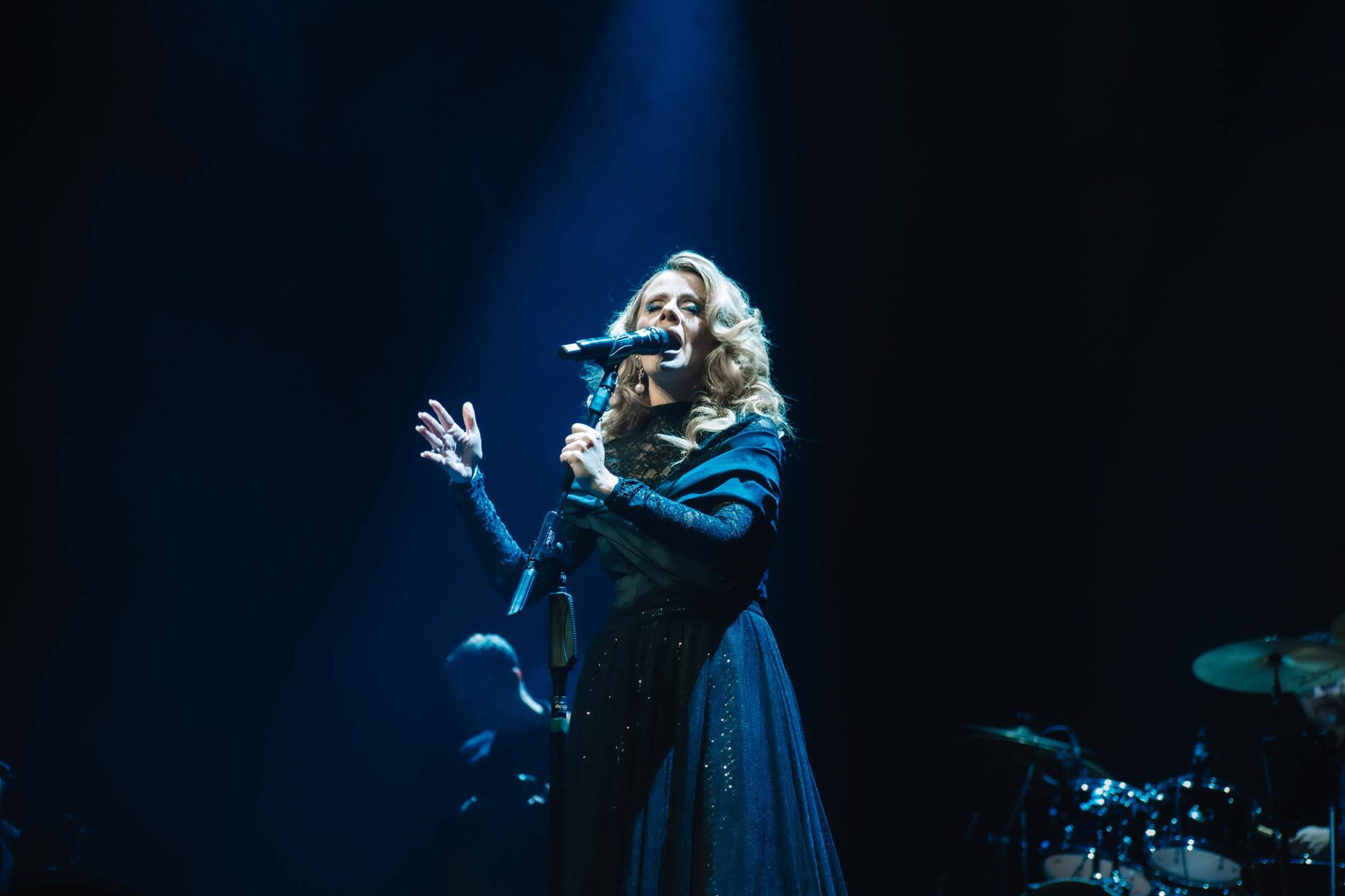 Agenda cultural tem Ana Carolina no Guaíra, estreias no MON e Festival da Palavra