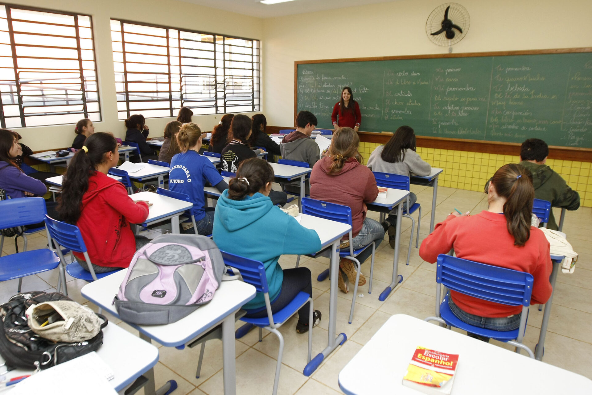 Estado anuncia convocação de mais 288 professores para a rede de educação
