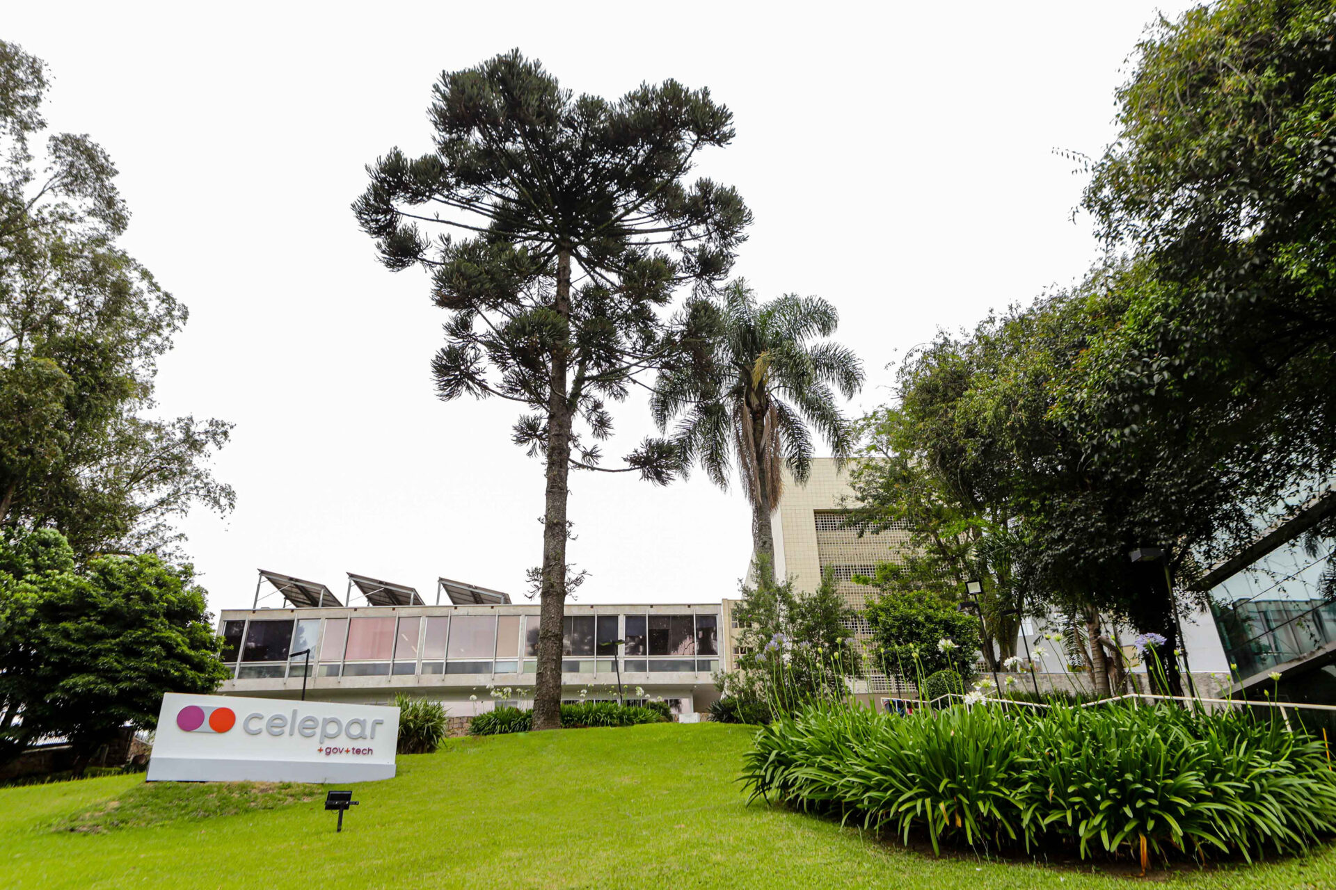 PDV da Celepar permite que funcionário que deixar empresa compre até dois apartamentos