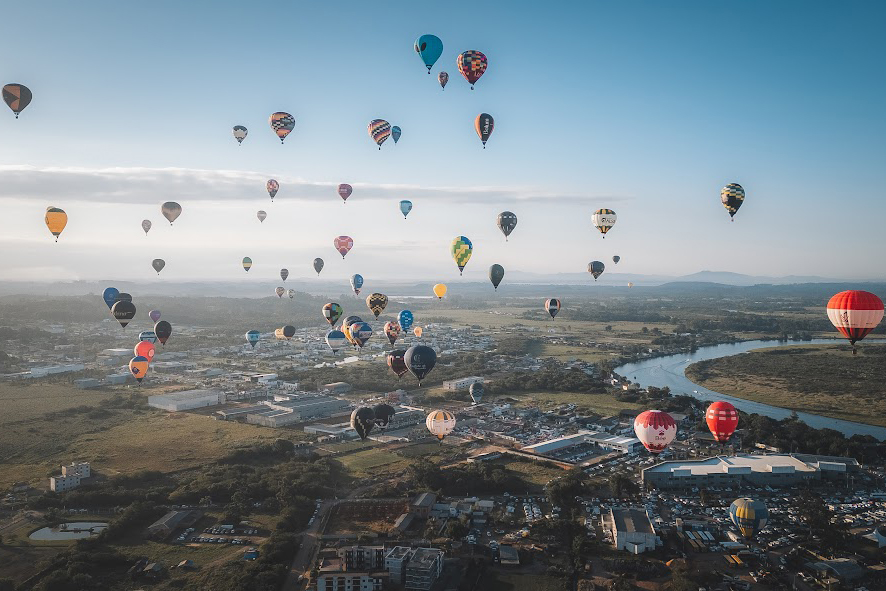 Festival da Primavera reunirá balões, gastronomia, música e lazer nos Campos Gerais