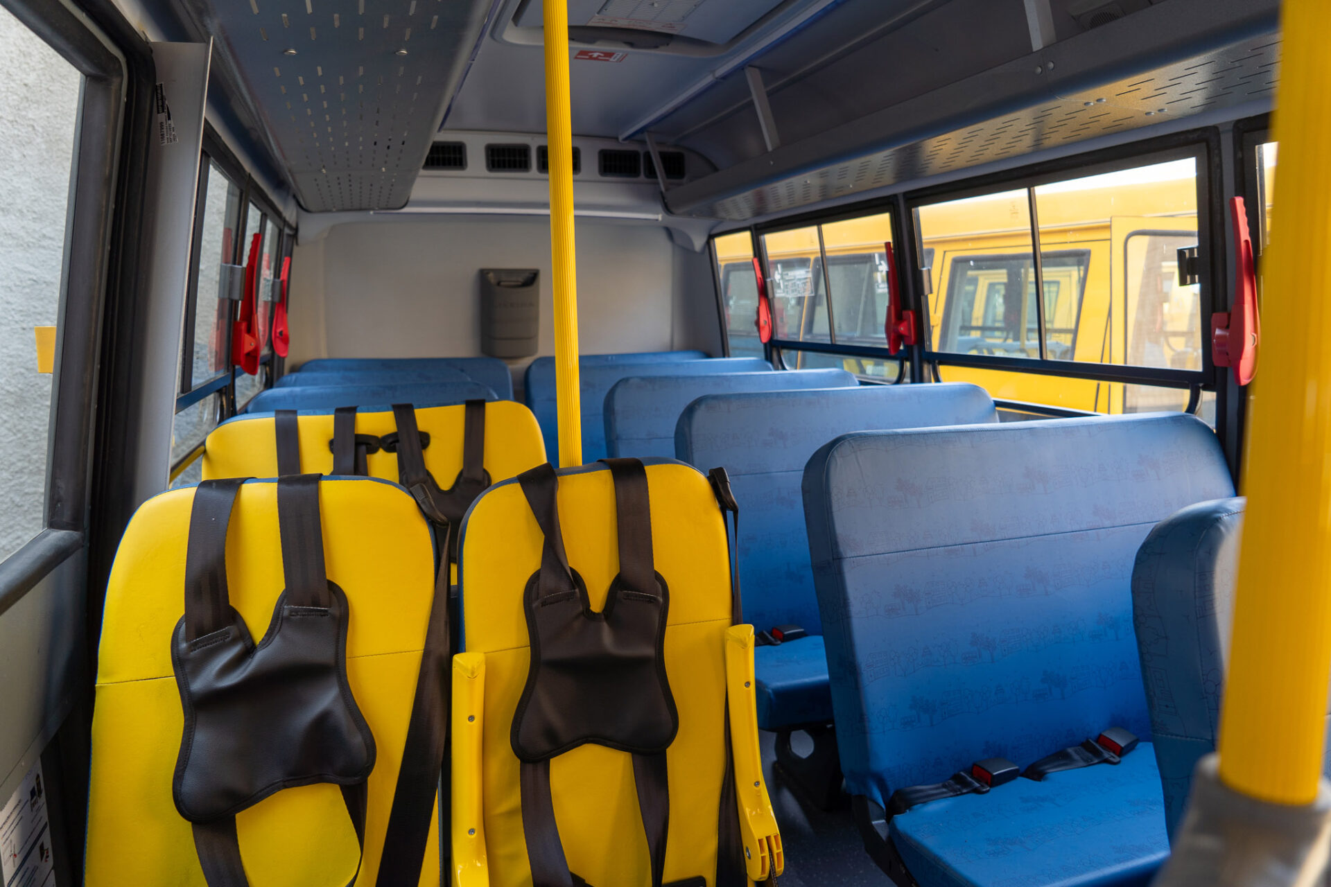 Governo entrega novos ônibus a colégios agrícolas para atividades práticas dos alunos