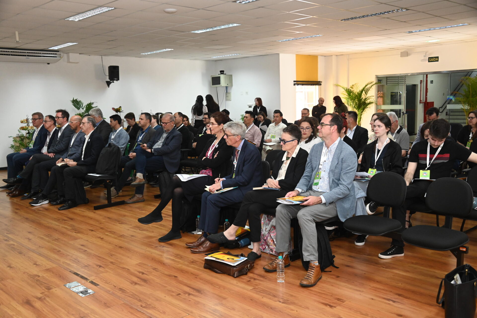 Missão da Nova Zelândia visita universidades estaduais do Paraná em busca de parcerias