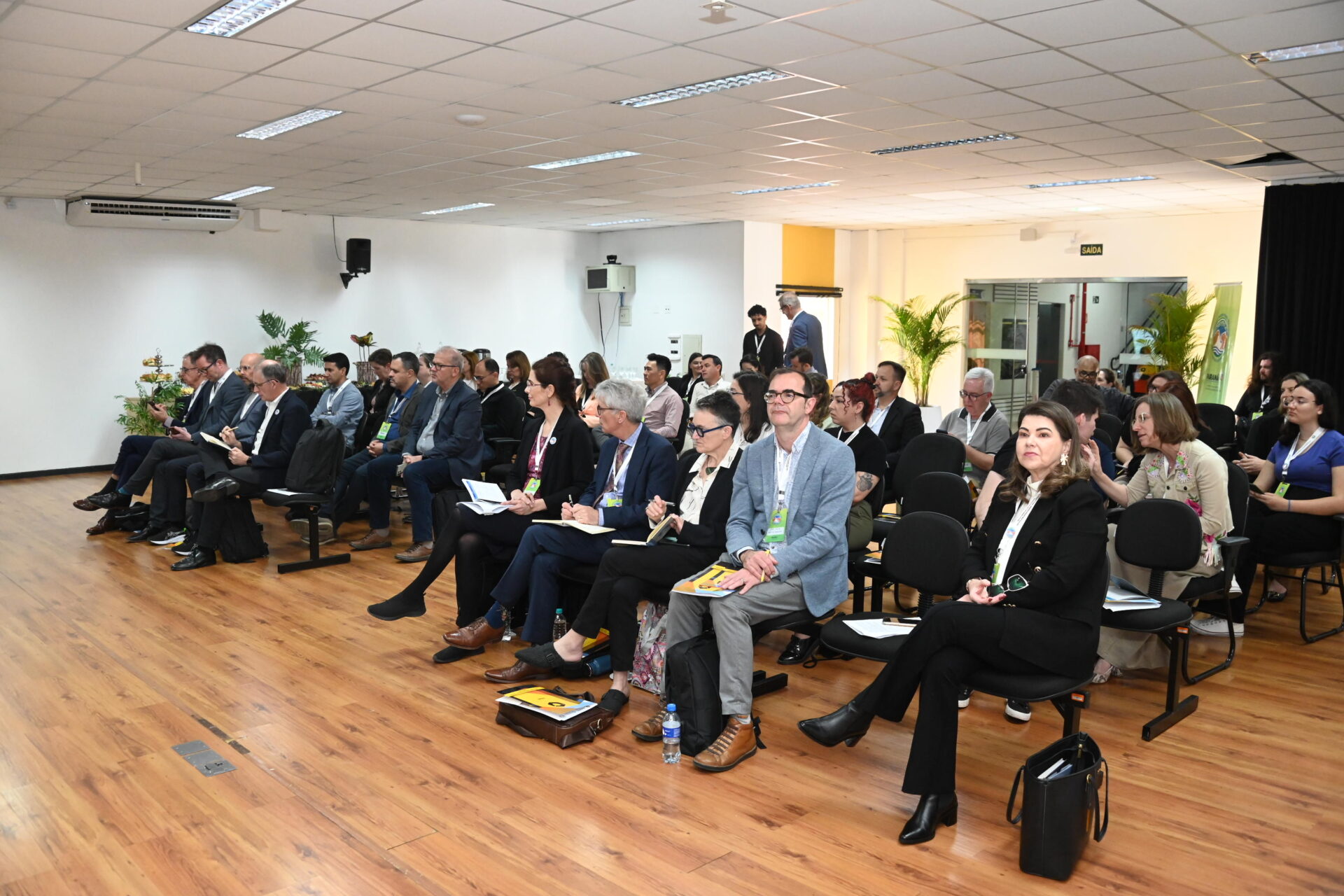 Missão da Nova Zelândia visita universidades estaduais do Paraná em busca de parcerias