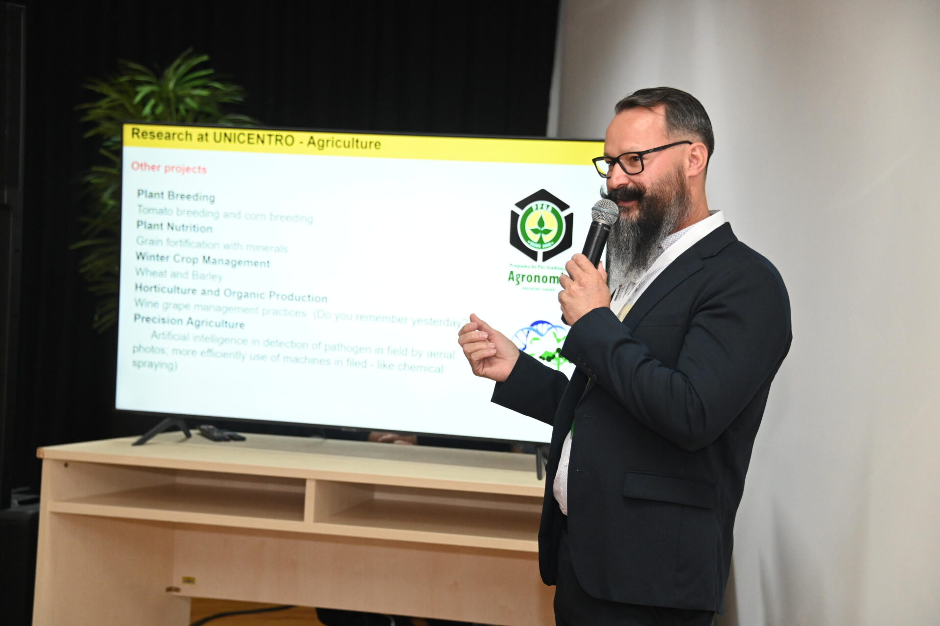 Missão da Nova Zelândia visita universidades estaduais do Paraná em busca de parcerias