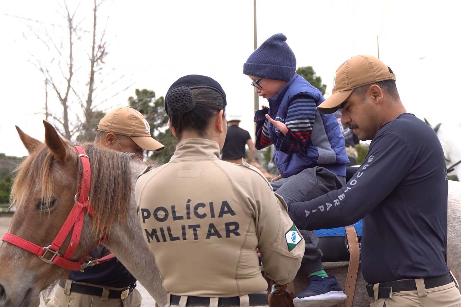 Projeto de equoterapia da Polícia Militar do Paraná amplia atendimento com apoio da Sanepar