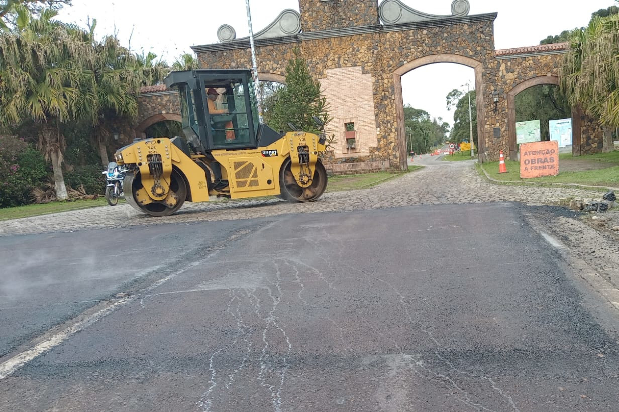 Estrada da Graciosa começa a receber conservação do pavimento asfáltico