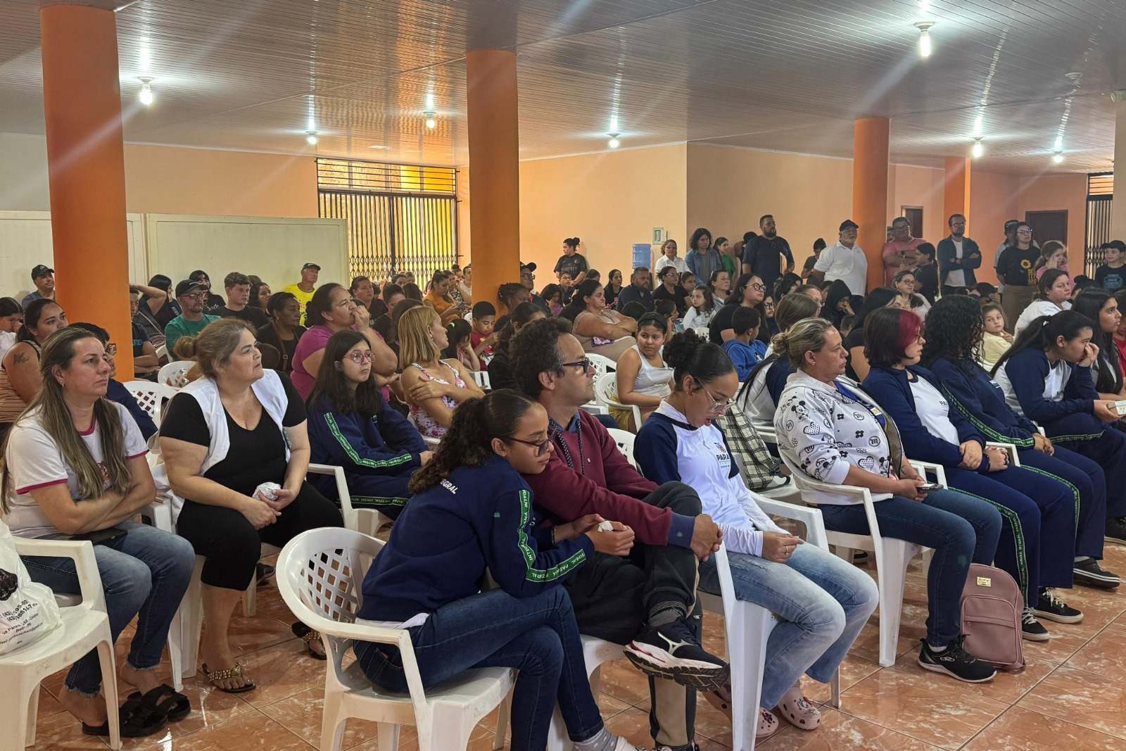 Programa Bons Olhos Paraná entrega mais 318 óculos a estudantes de cinco municípios