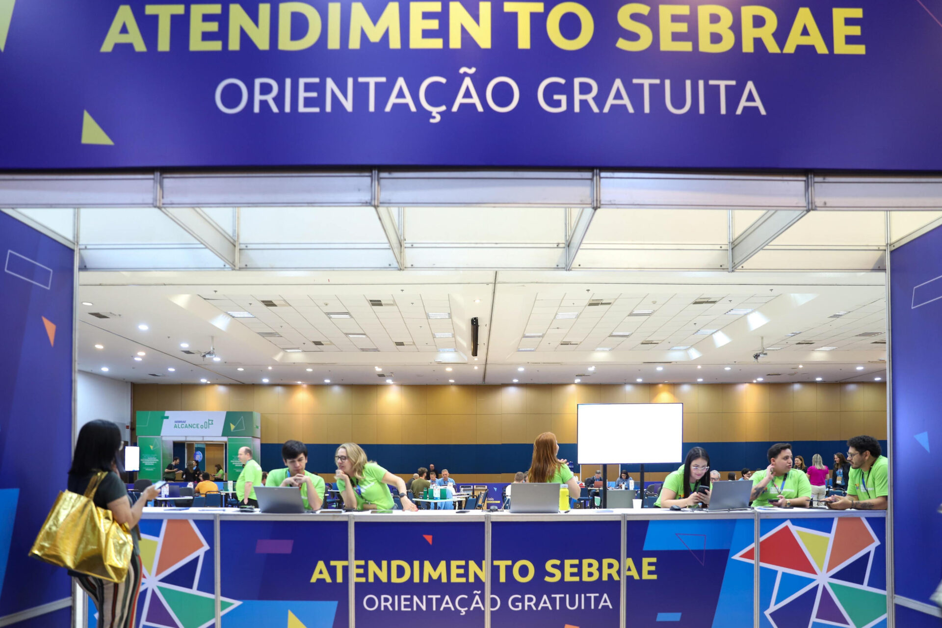 Fomento Paraná reduz taxas de juros para incentivar microcrédito e capital de giro