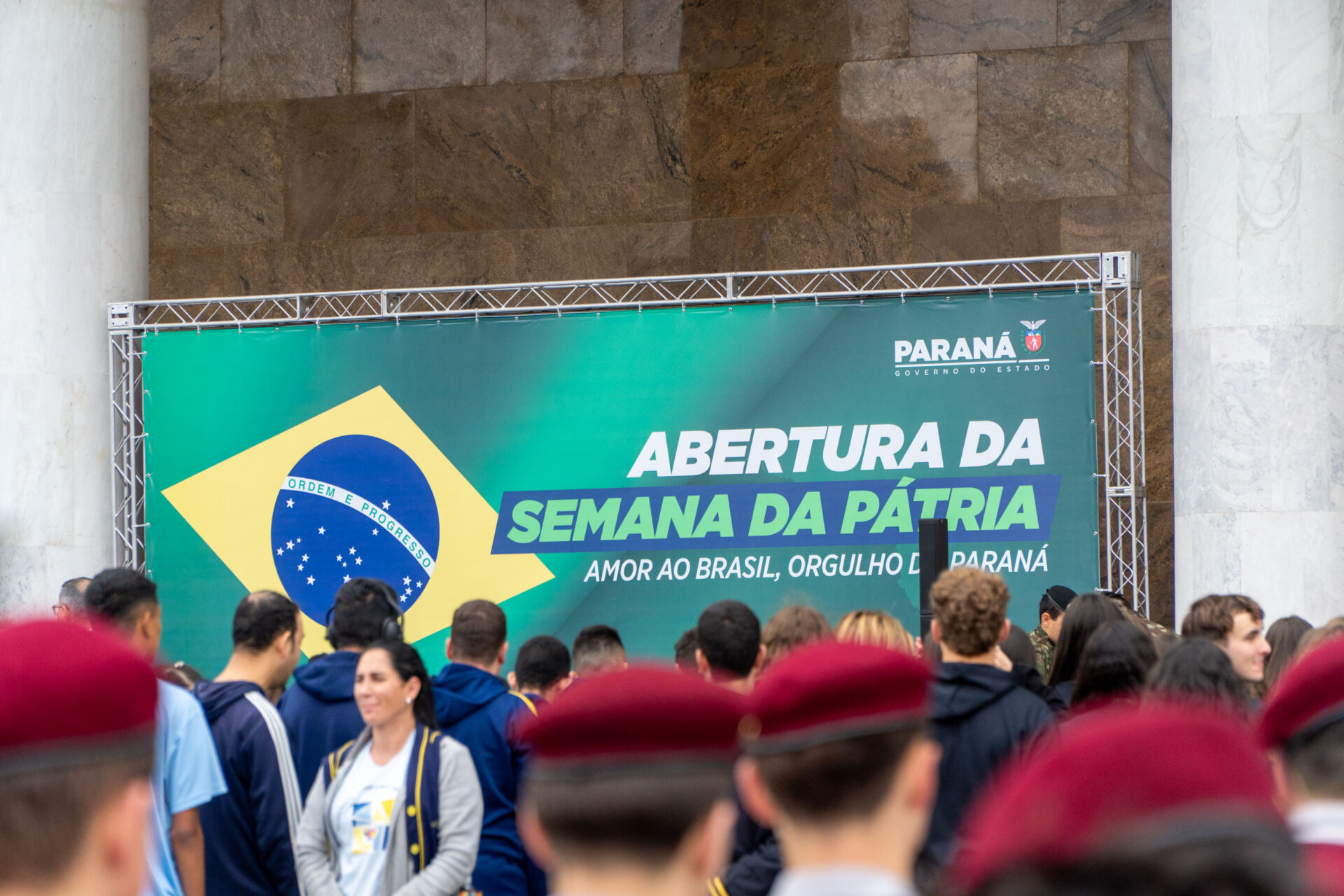 Cerimônia no Palácio Iguaçu celebra a independência e o início da Semana da Pátria