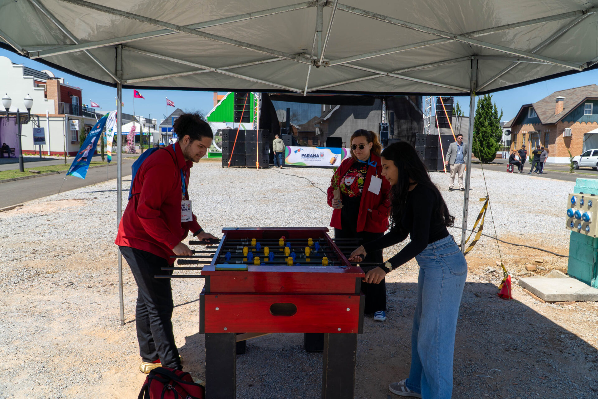 Atrações para toda família: Festival da Primavera agita Castro; evento segue domingo