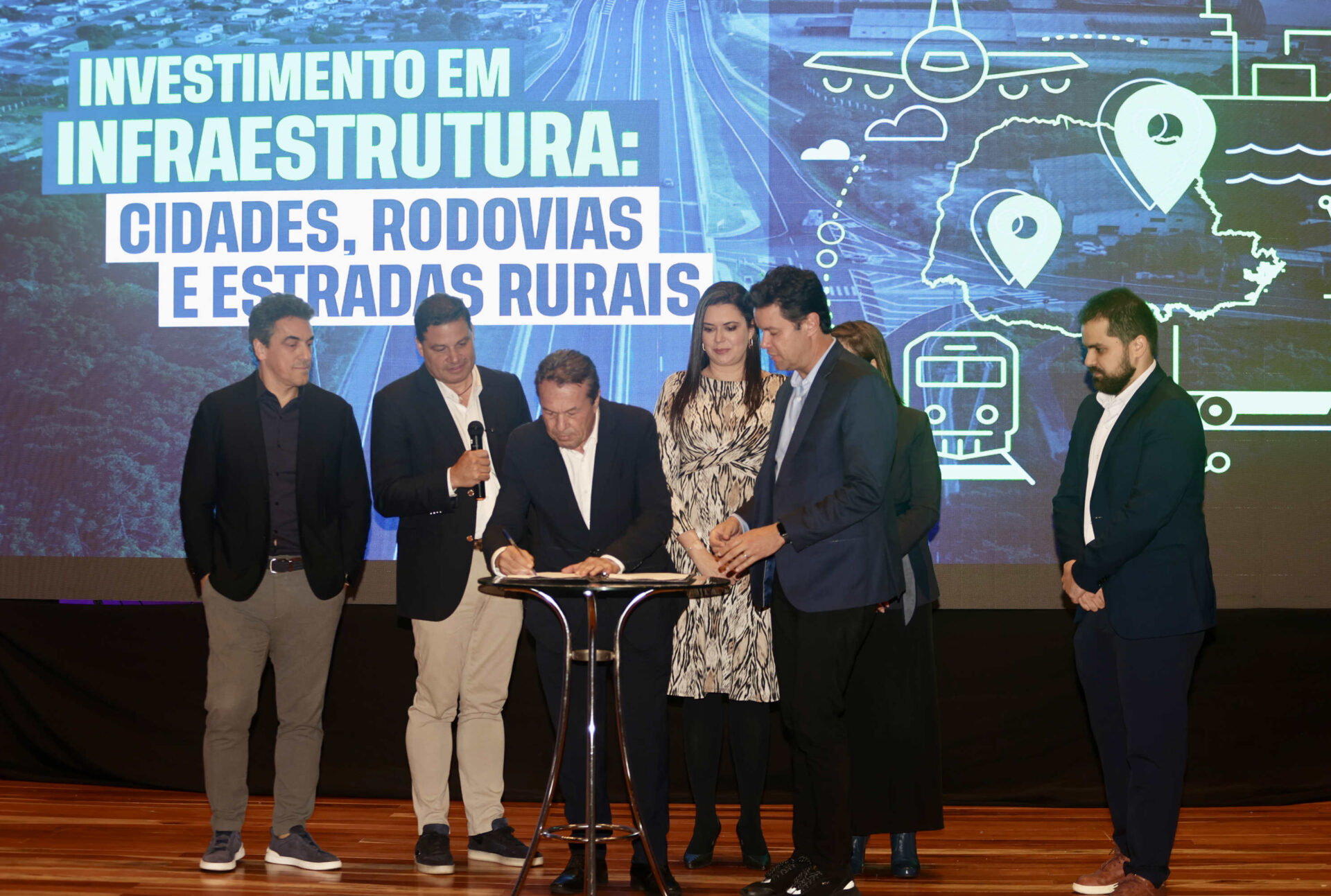 Governo começa a elaborar Plano de Logística e anuncia R$ 580 milhões para região de Ponta Grossa