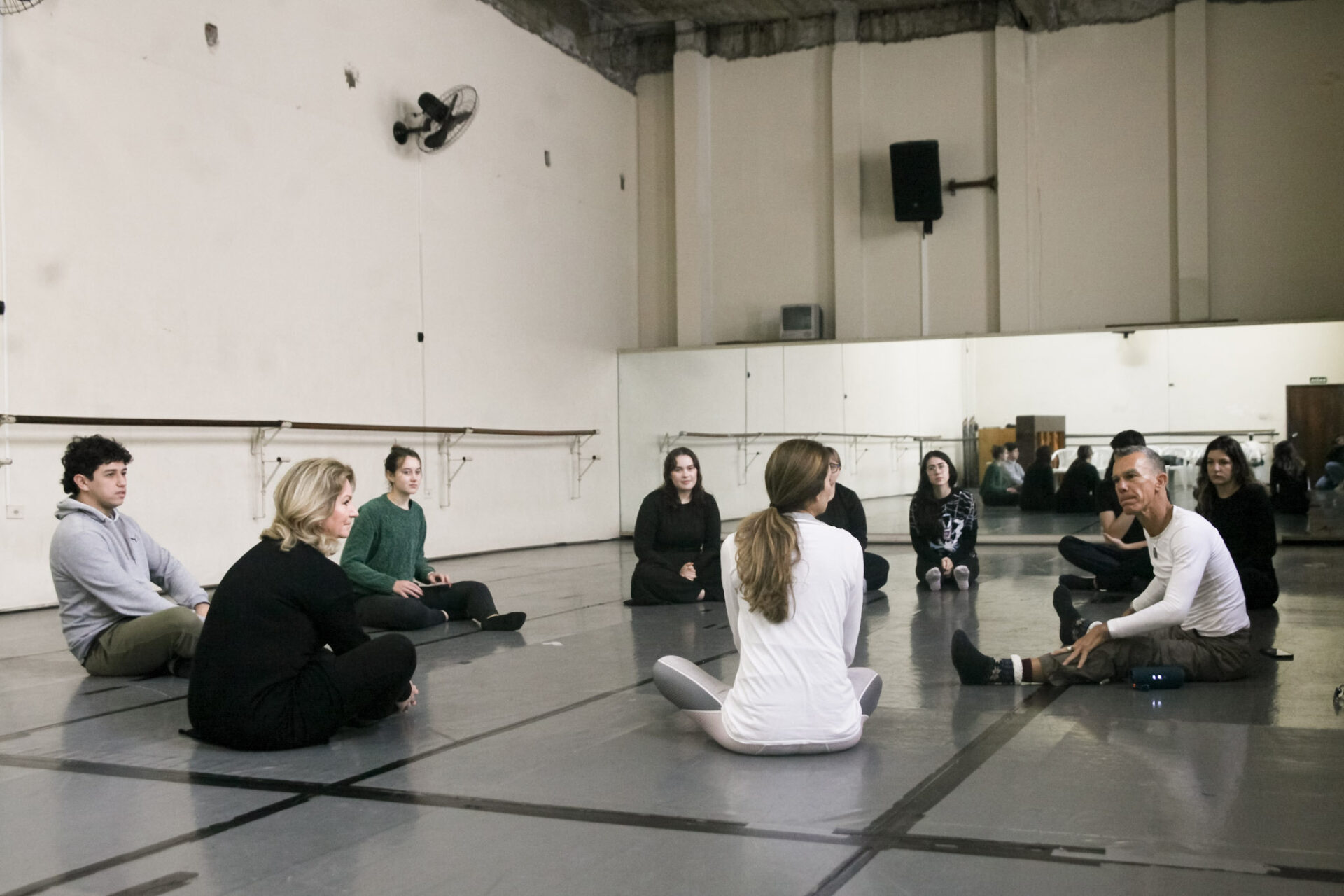 Consciência corporal: Teatro Guaíra abre inscrições para curso gratuito em Arapongas