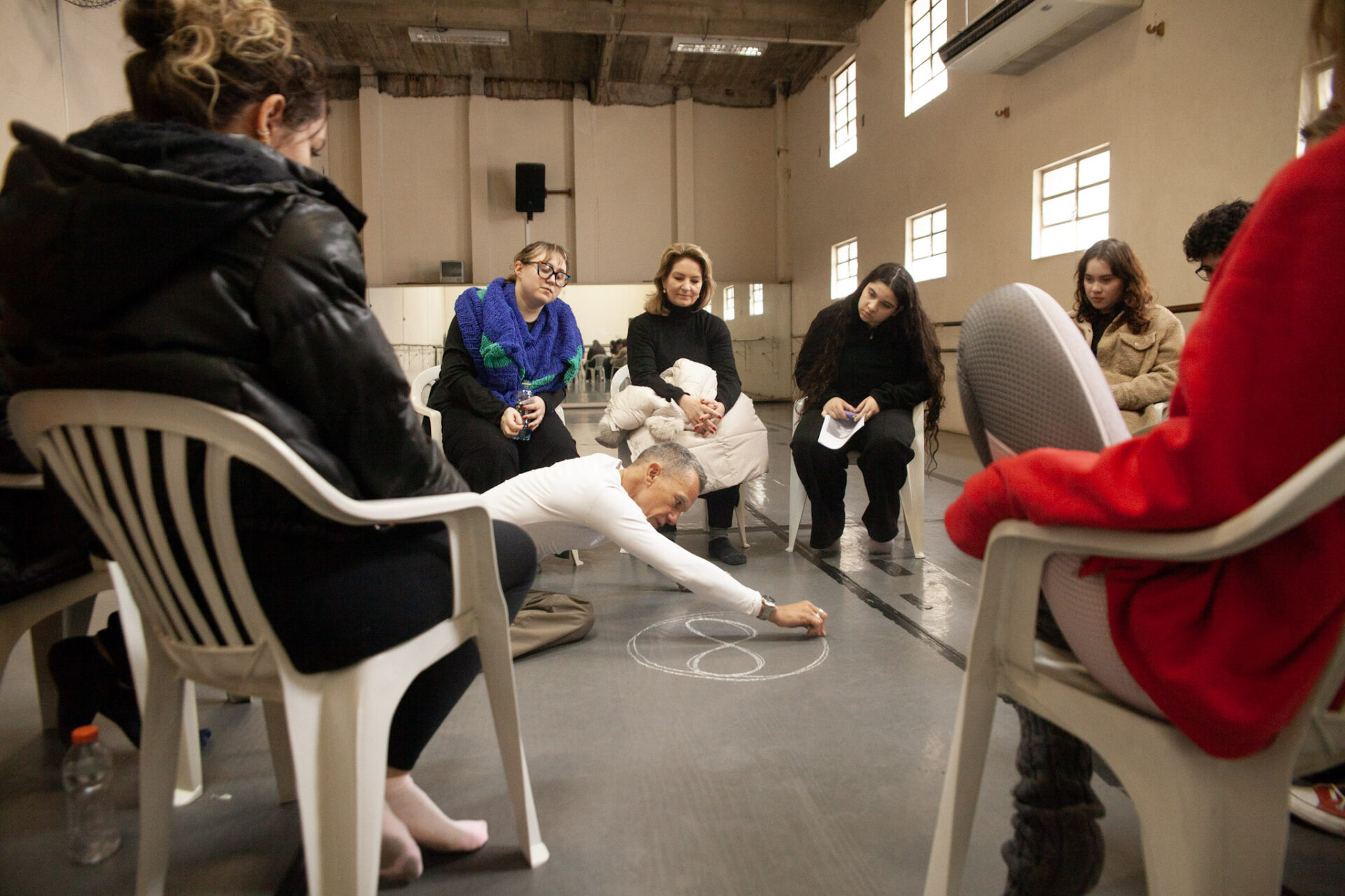 Consciência corporal: Teatro Guaíra abre inscrições para curso gratuito em Arapongas