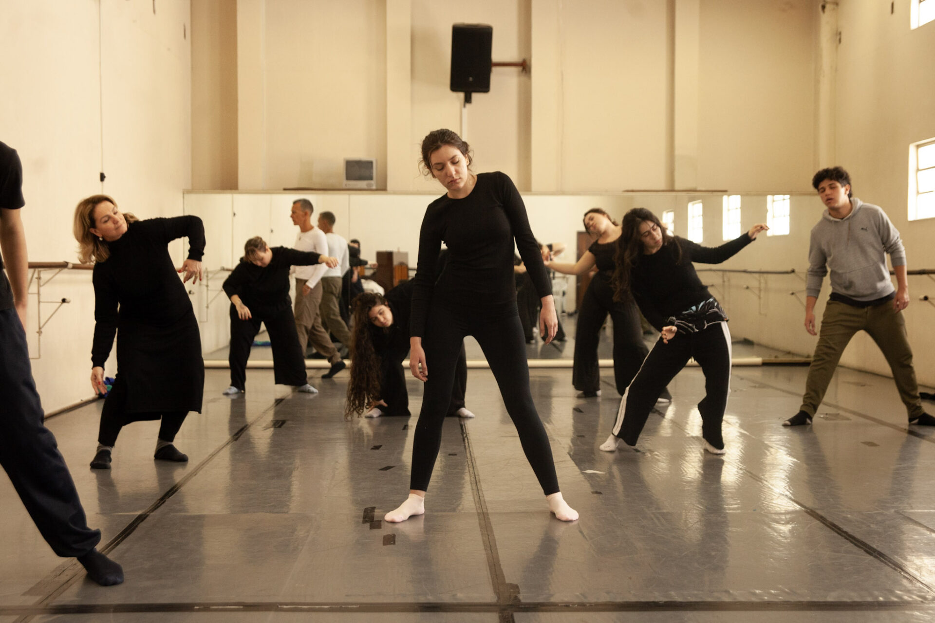 Consciência corporal: Teatro Guaíra abre inscrições para curso gratuito em Arapongas