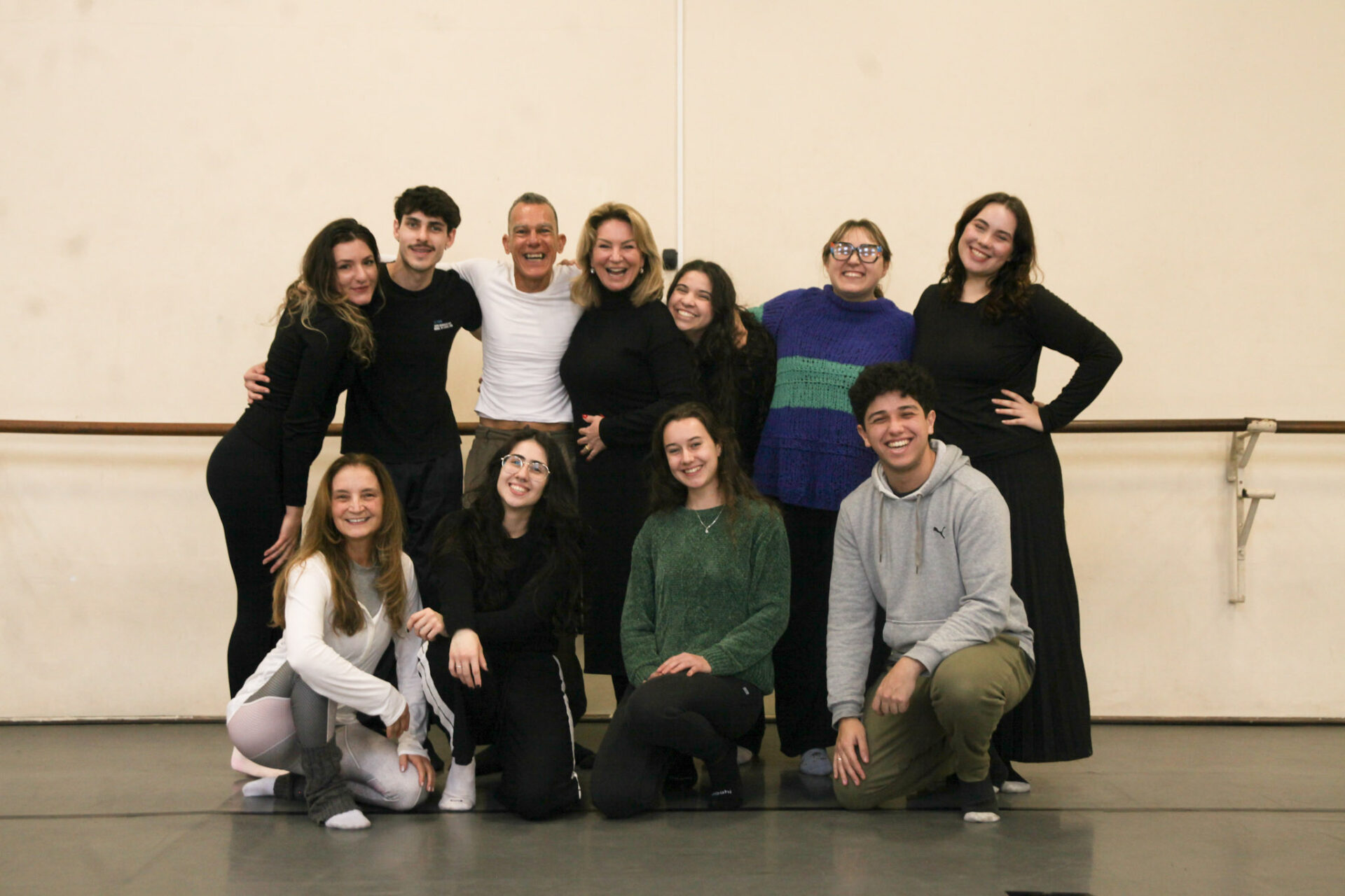 Consciência corporal: Teatro Guaíra abre inscrições para curso gratuito em Arapongas