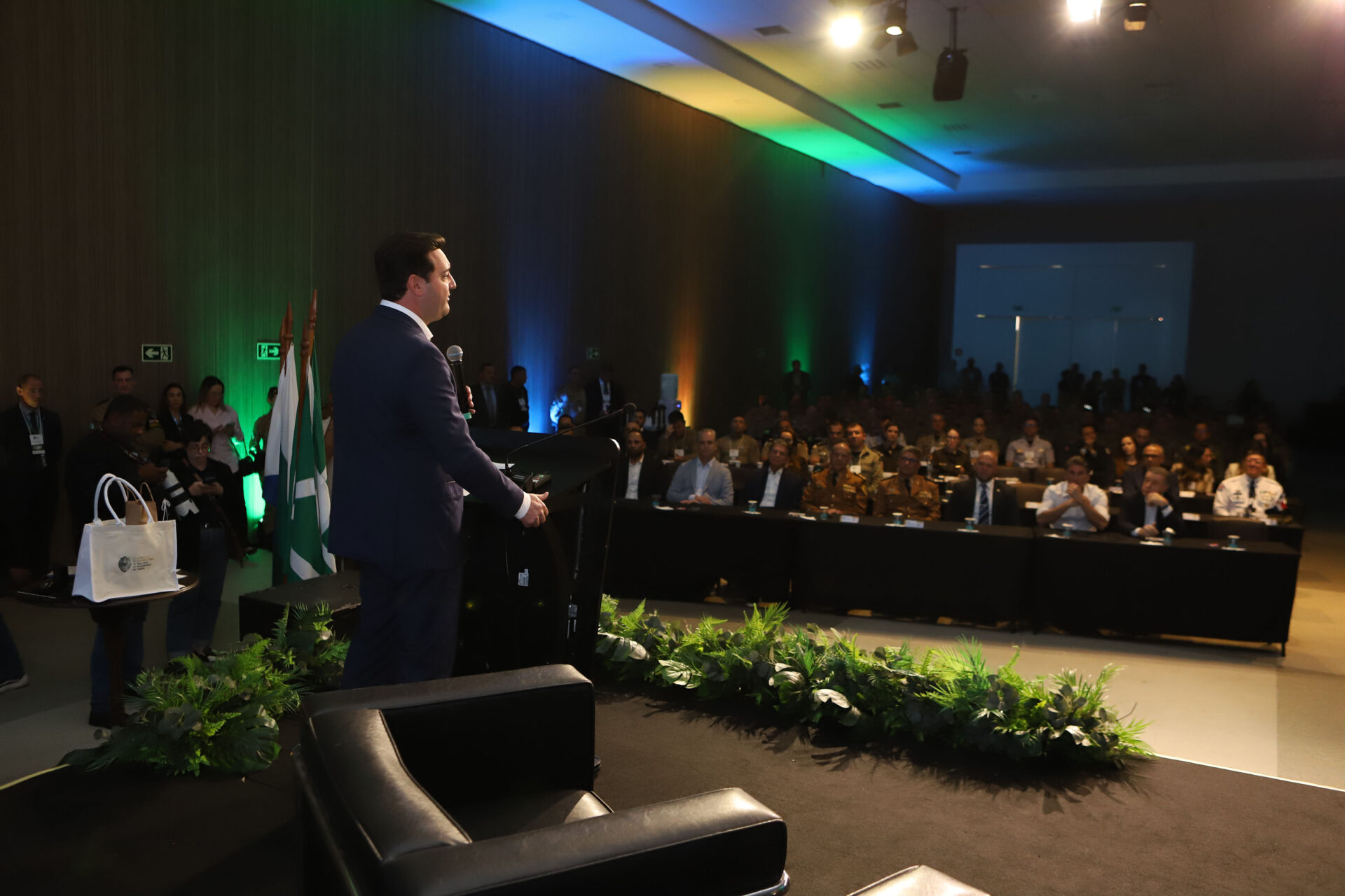 Encontro no Paraná reúne representantes de 17 países para tratar de segurança ao turista