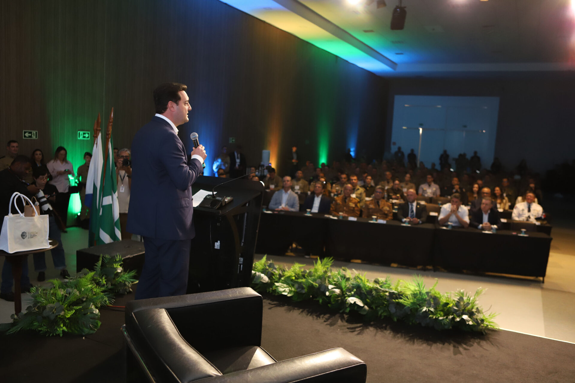 Encontro no Paraná reúne representantes de 17 países para tratar de segurança ao turista