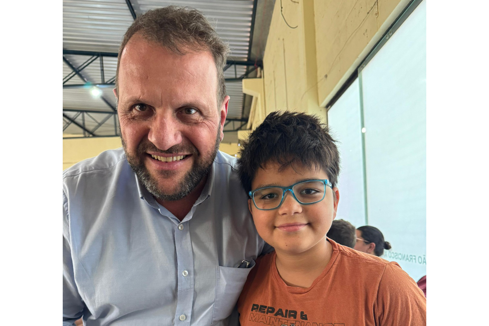 Programa Bons Olhos Paraná entrega mais 318 óculos a estudantes de cinco municípios