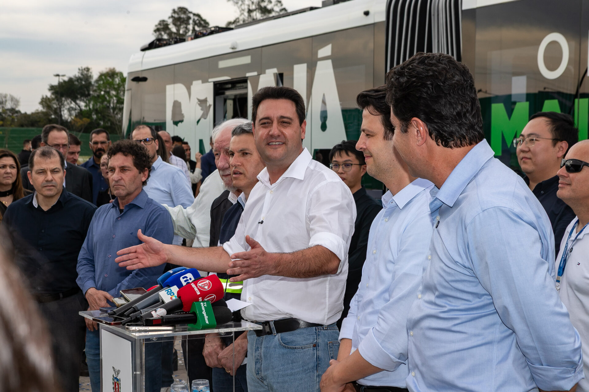BUD traz inovação e será alternativa sustentável ao transporte coletivo, diz Ratinho Júnior