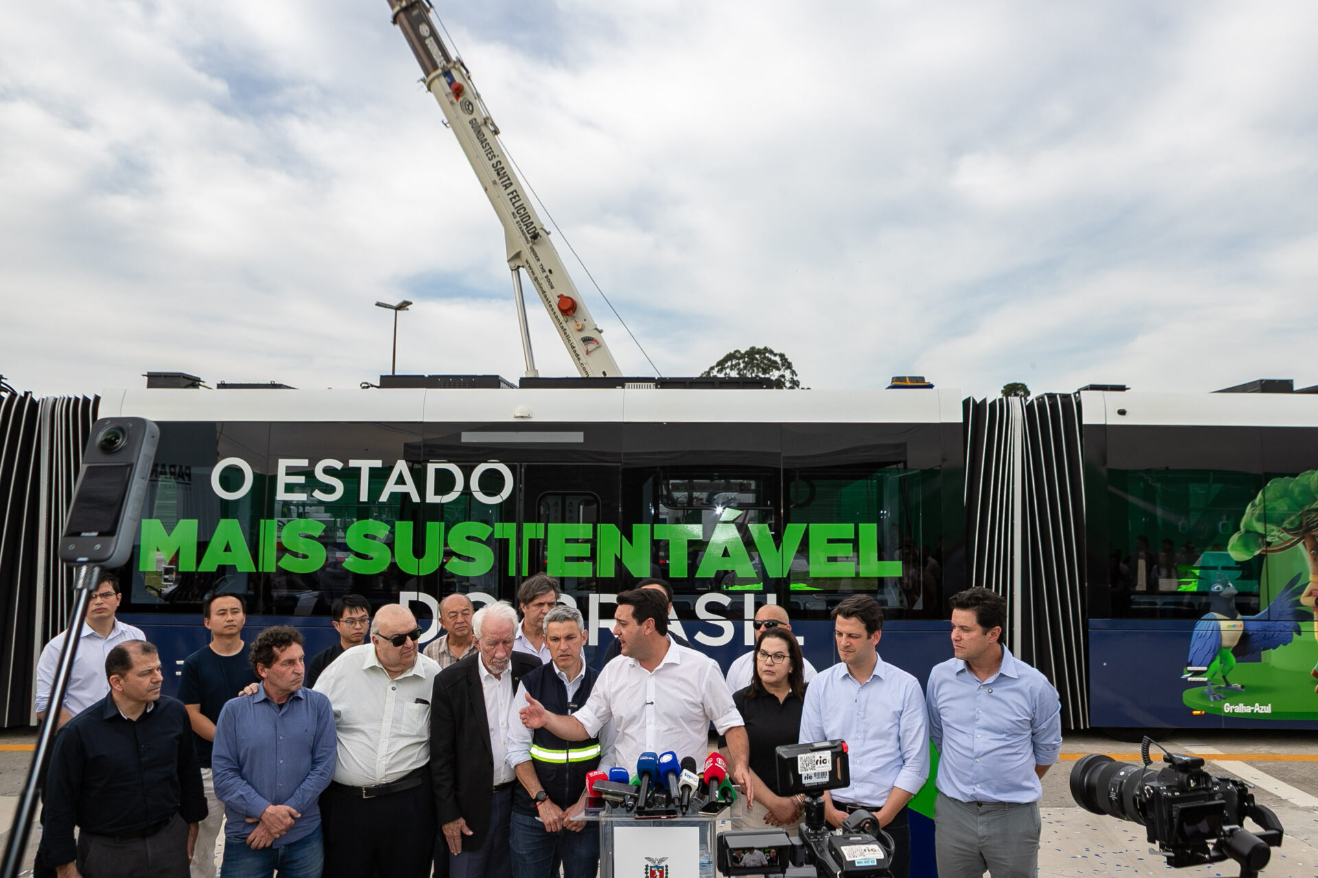 BUD traz inovação e será alternativa sustentável ao transporte coletivo, diz Ratinho Júnior