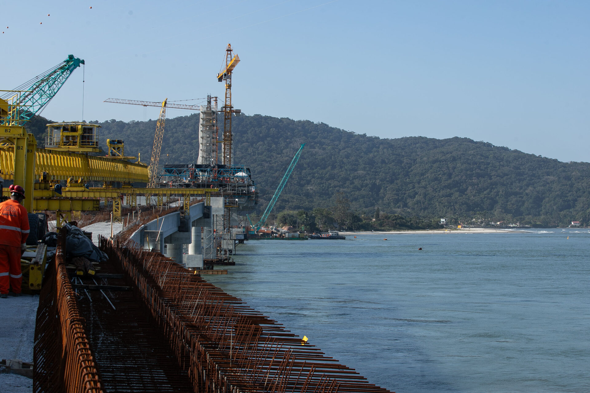 Estado investe R$ 1,7 bilhão em obras de infraestrutura nos municípios do Litoral
