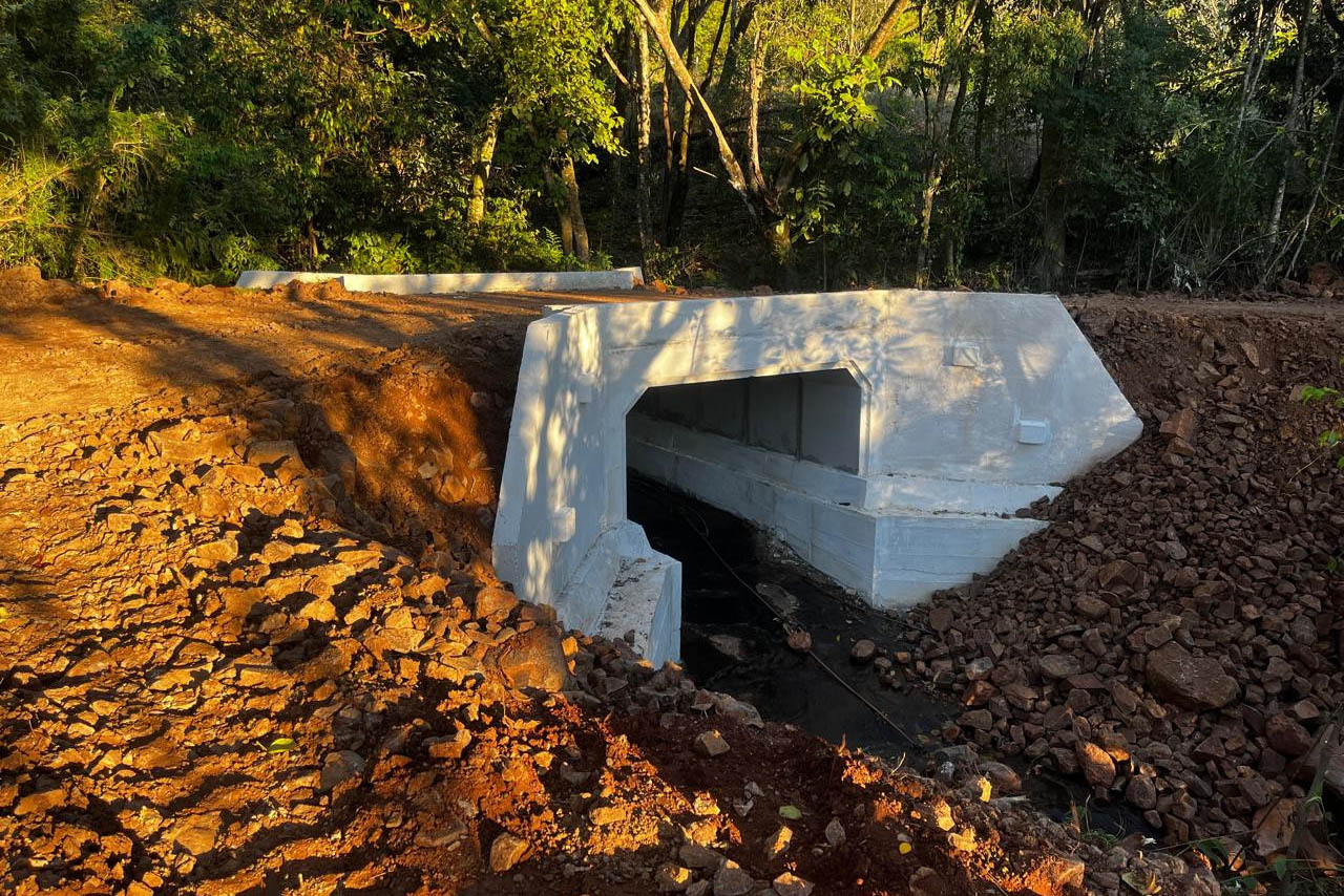 Investimento de R$ 157 mil: Grandes Rios terá uma nova ponte de concreto na área rural