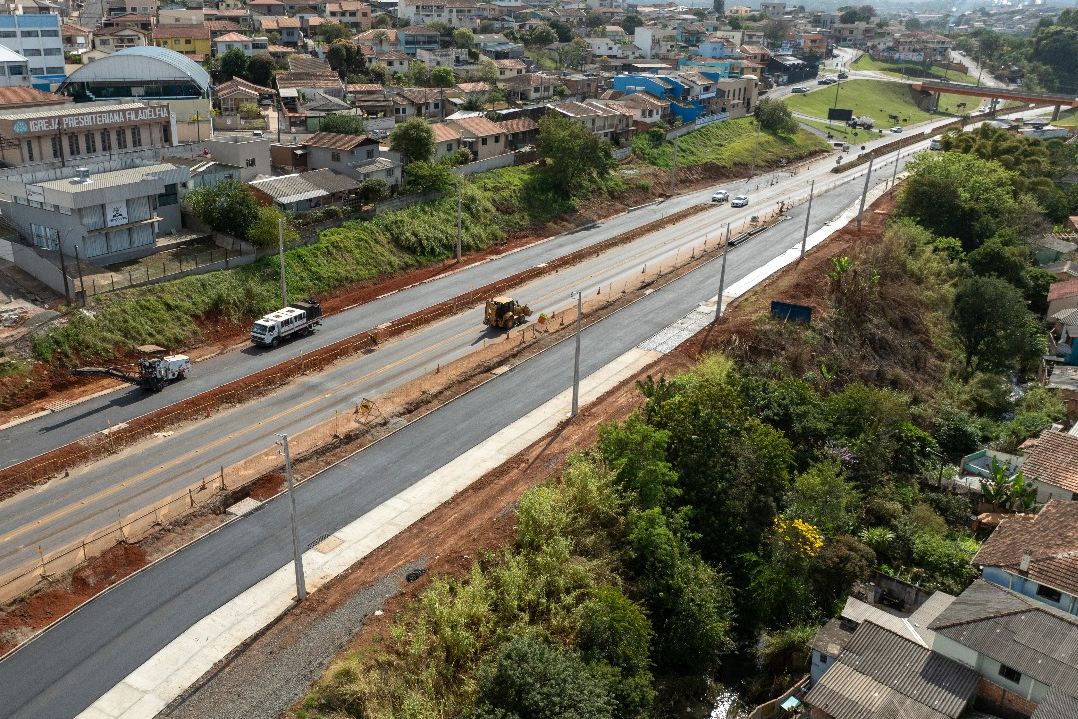 Nova trincheira: interdição na Rua Chile, em Telêmaco Borba, segue até novembro