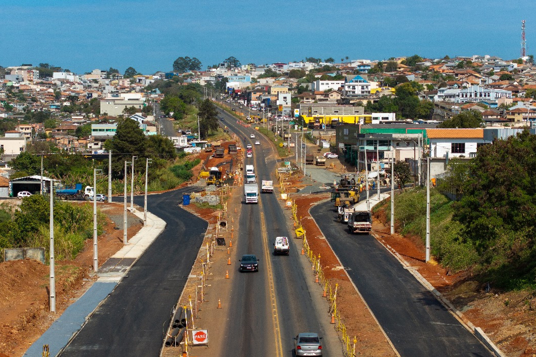 Nova trincheira: interdição na Rua Chile, em Telêmaco Borba, segue até novembro