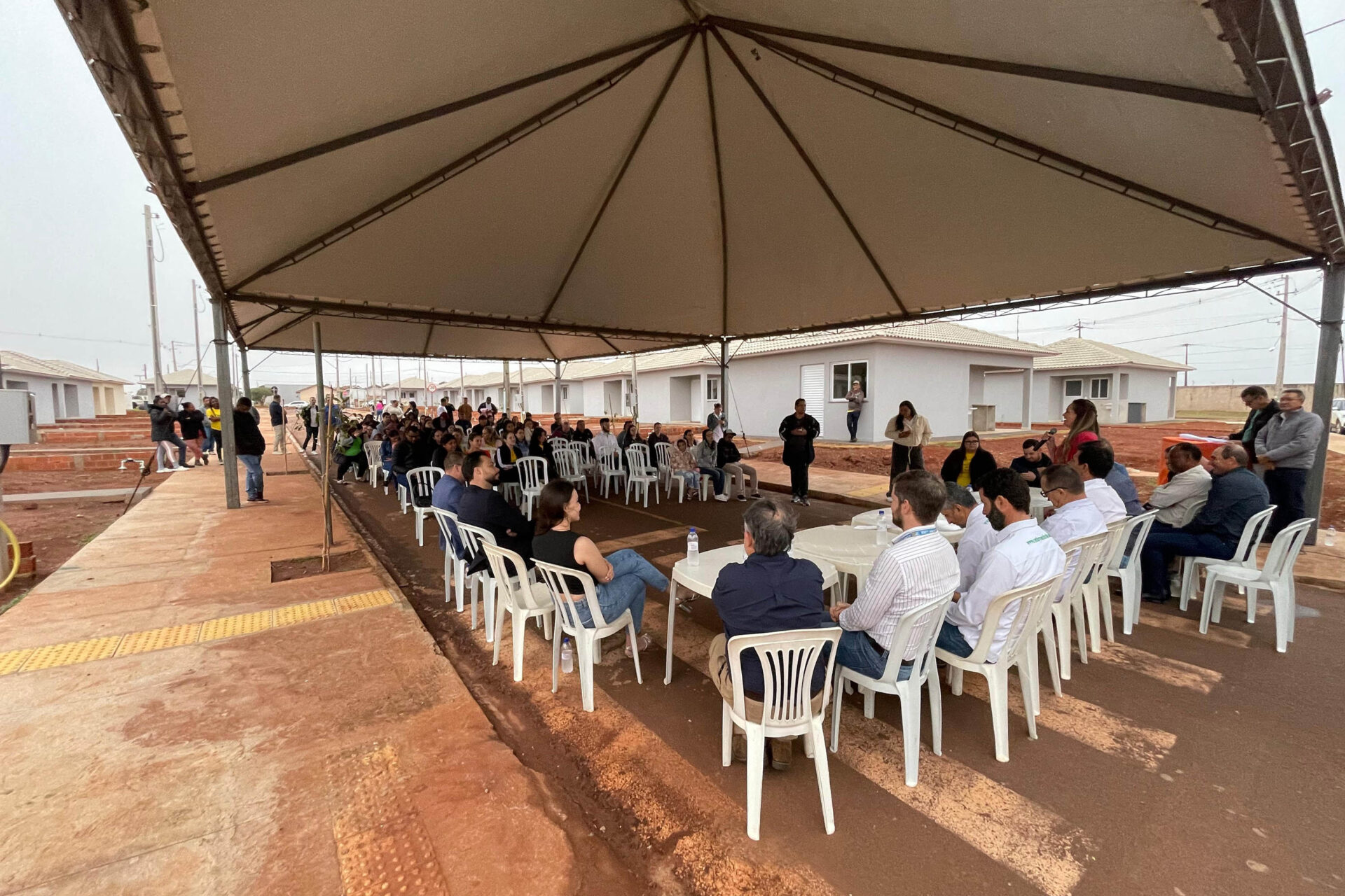 37 famílias de Rancho Alegre D’Oeste conquistam a casa própria com auxílio do Estado
