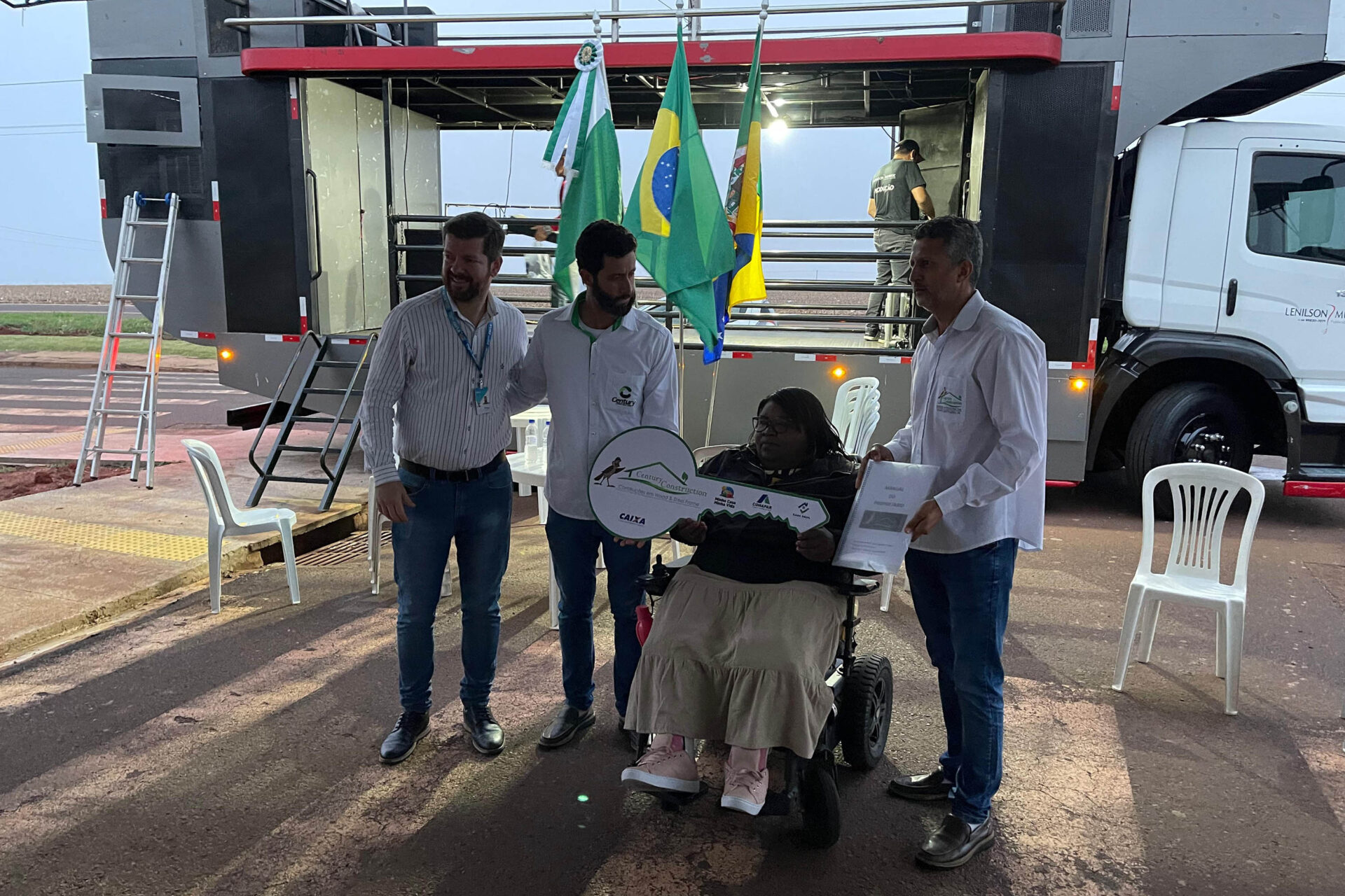 37 famílias de Rancho Alegre D’Oeste conquistam a casa própria com auxílio do Estado