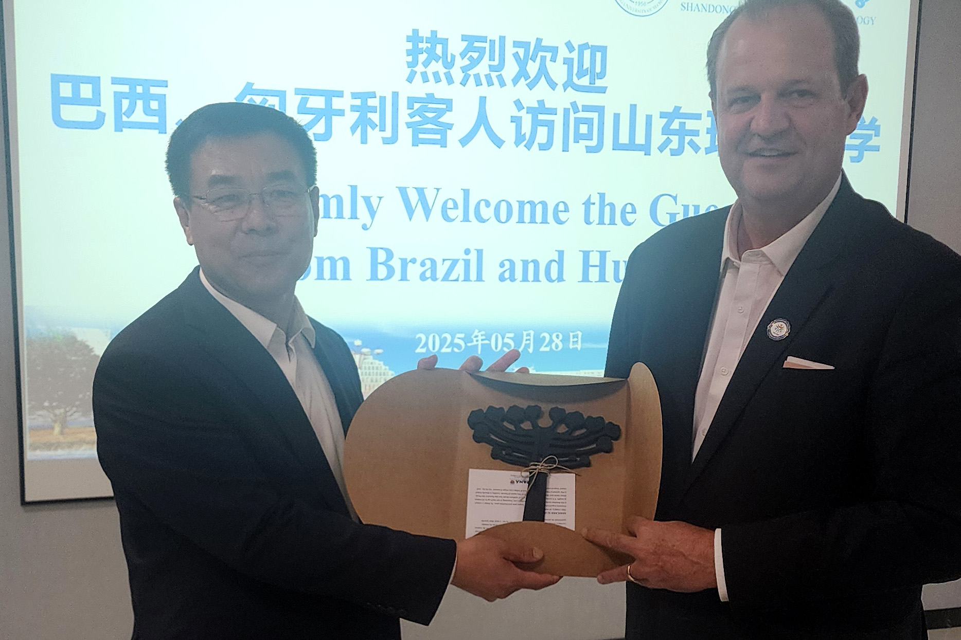 Paraná assina acordo com universidade chinesa para cooperação internacional