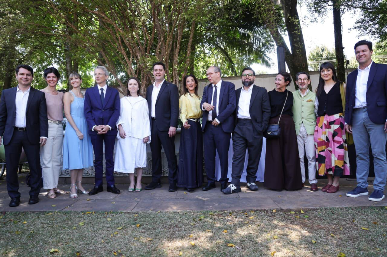 Curadores e colecionadores de arte comemoram criação do Centre Pompidou Paraná