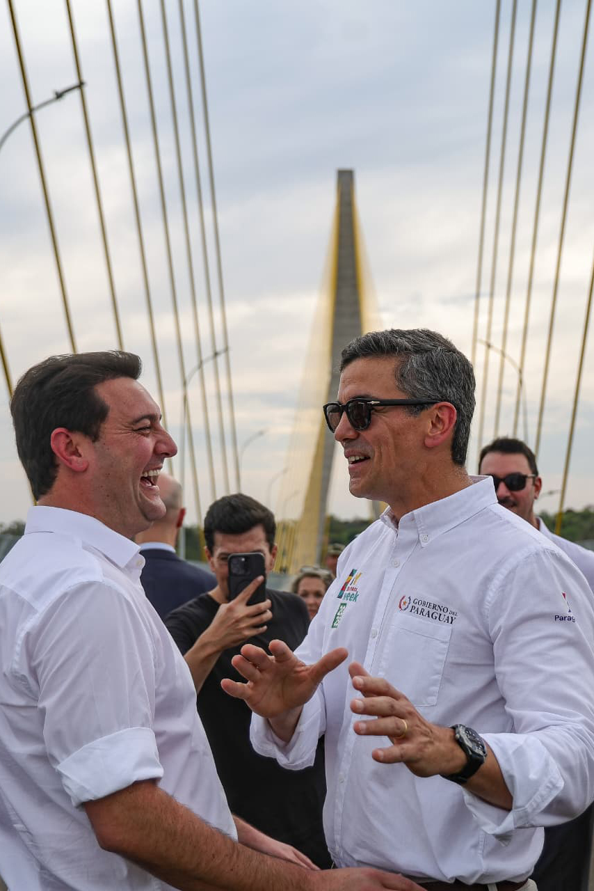 Ratinho Junior e presidente do Paraguai visitam obra da Ponte da Integração