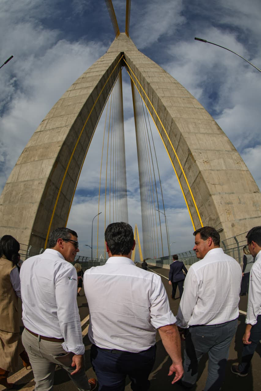 Ratinho Junior e presidente do Paraguai visitam obra da Ponte da Integração
