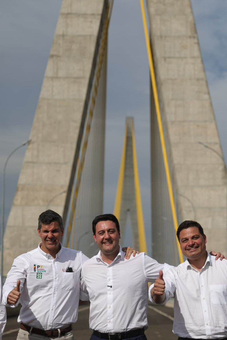 Ratinho Junior e presidente do Paraguai visitam obra da Ponte da Integração