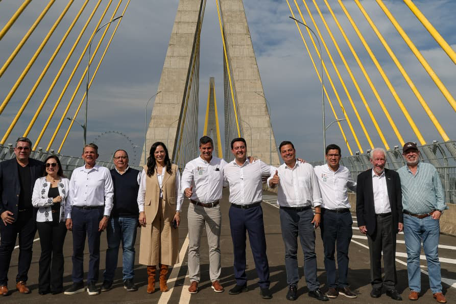 Ratinho Junior e presidente do Paraguai visitam obra da Ponte da Integração