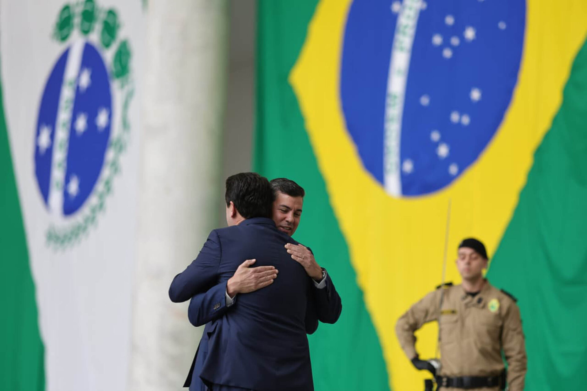 Ratinho Junior recebe Santiago Peña para debater novas oportunidades entre Paraná e Paraguai