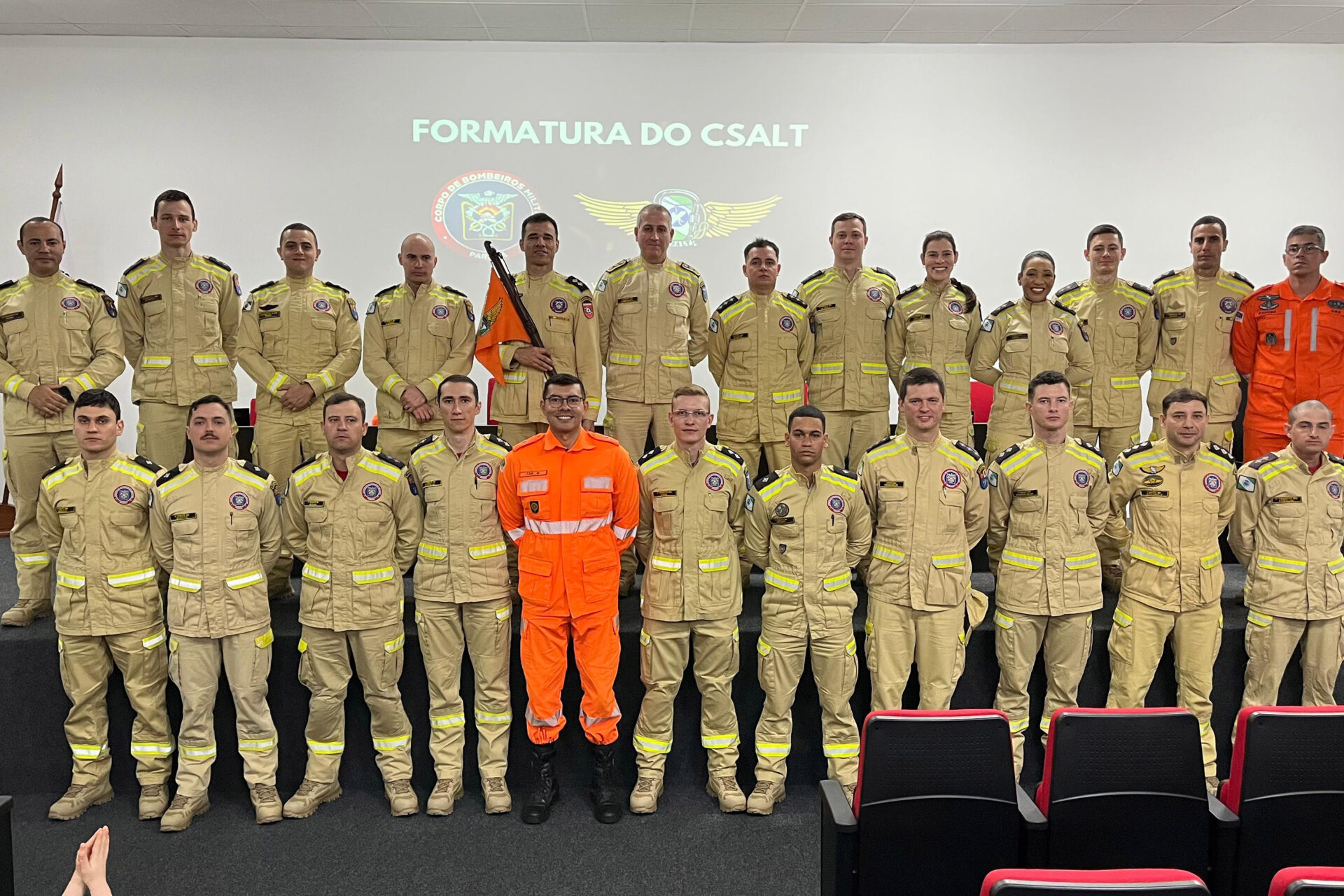 Corpo de Bombeiros forma 21 integrantes para atuar com resgate nas alturas