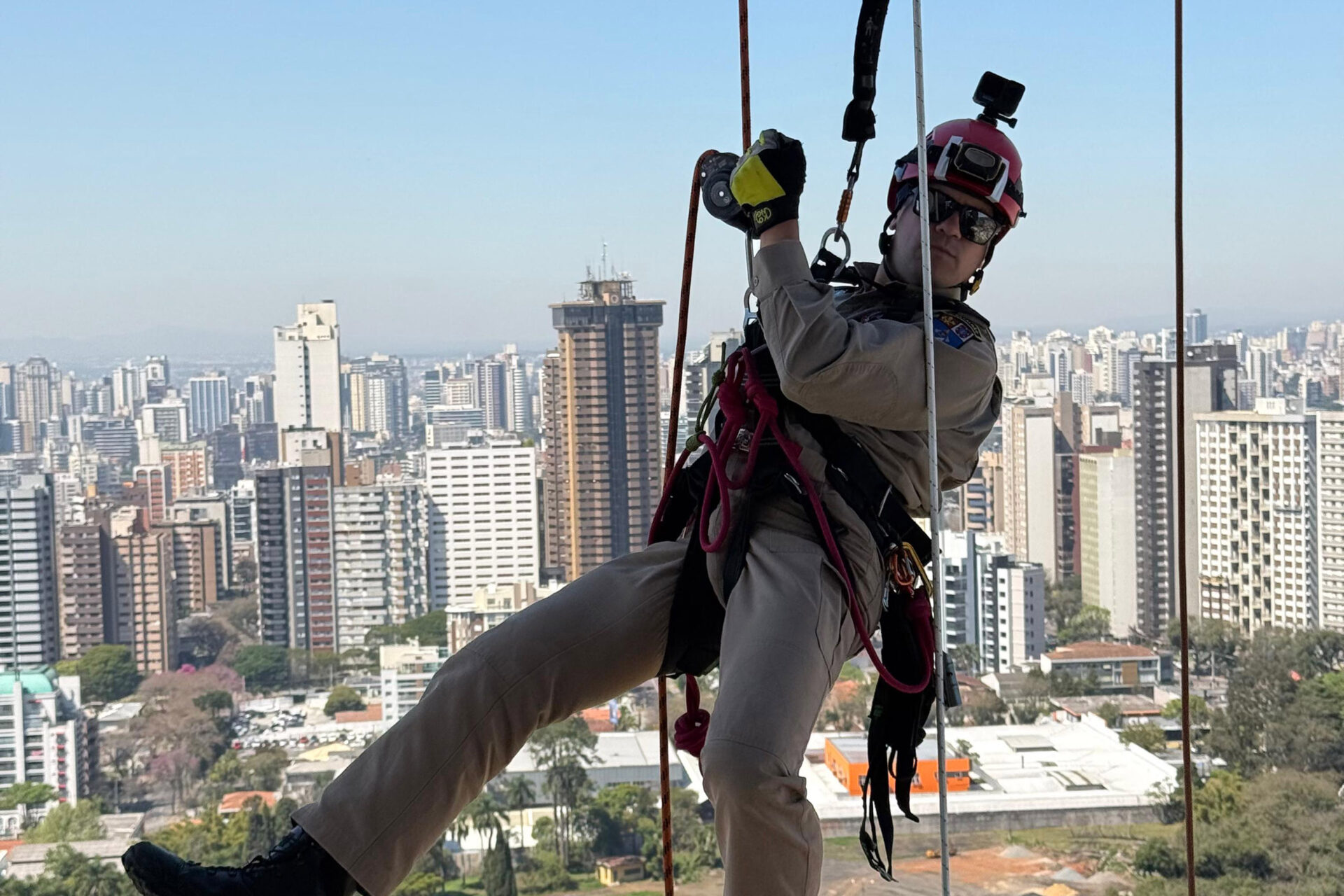 Corpo de Bombeiros forma 21 integrantes para atuar com resgate nas alturas